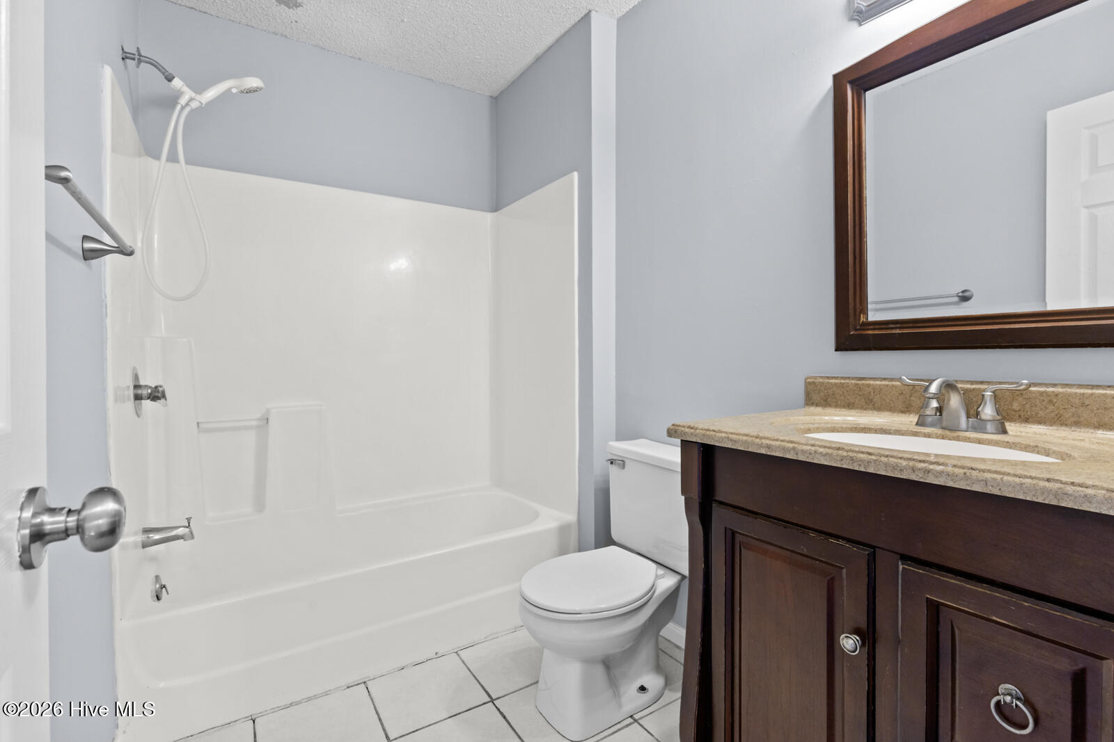 100563642 | Photo 15