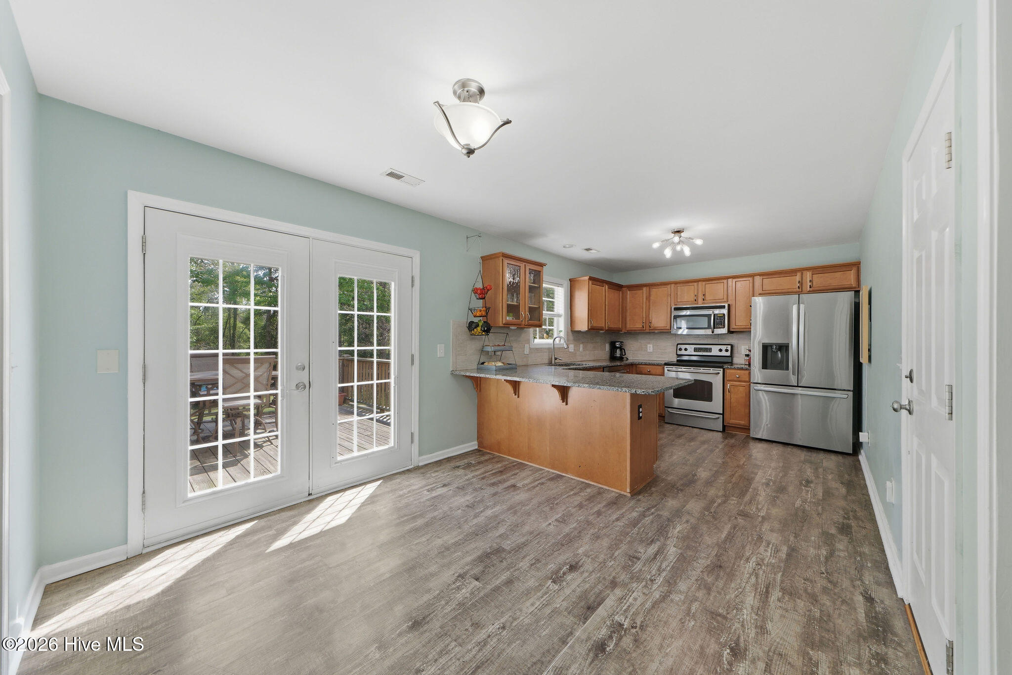 100565311 | Photo 12