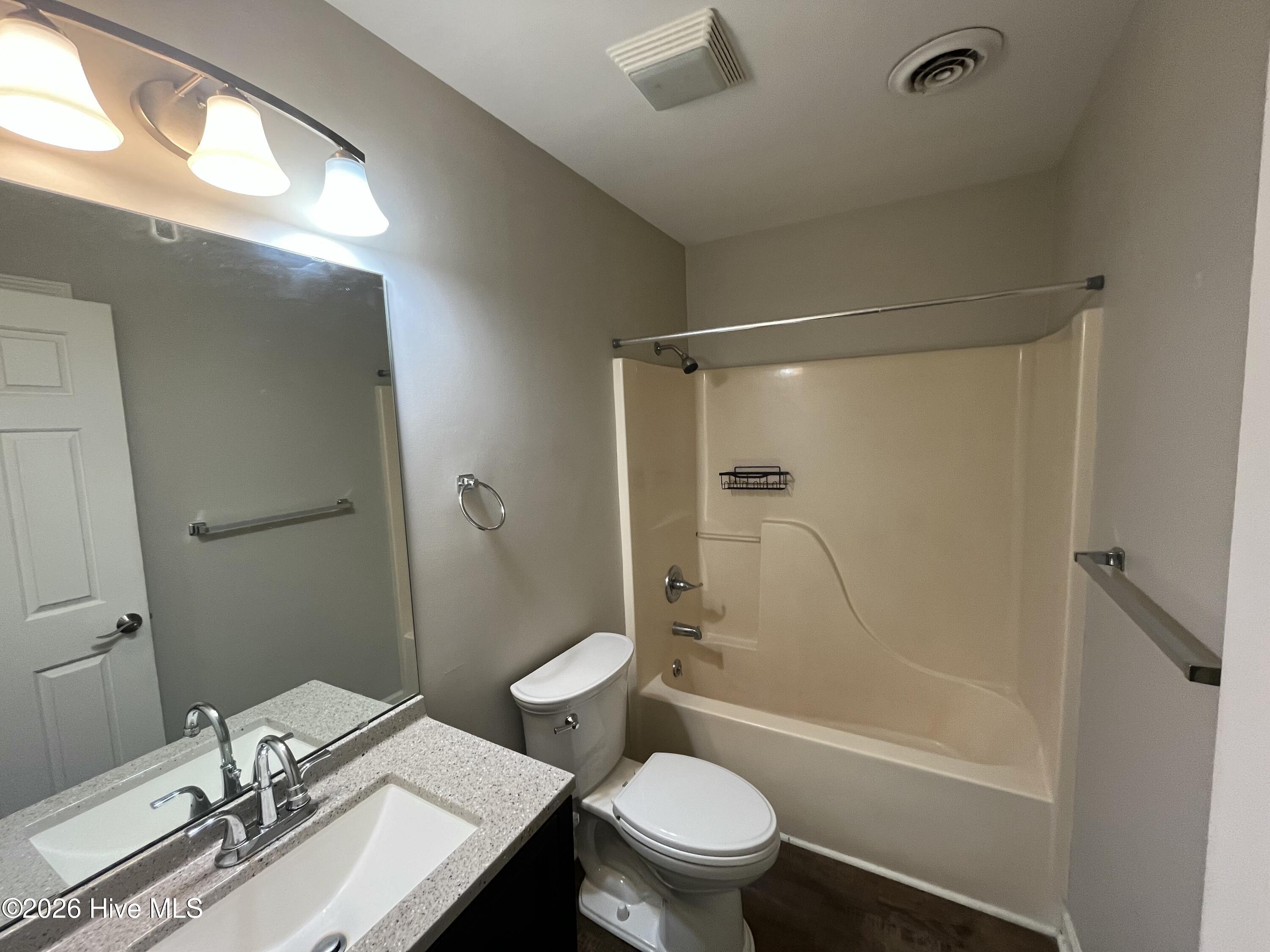 100565460 | Photo 16