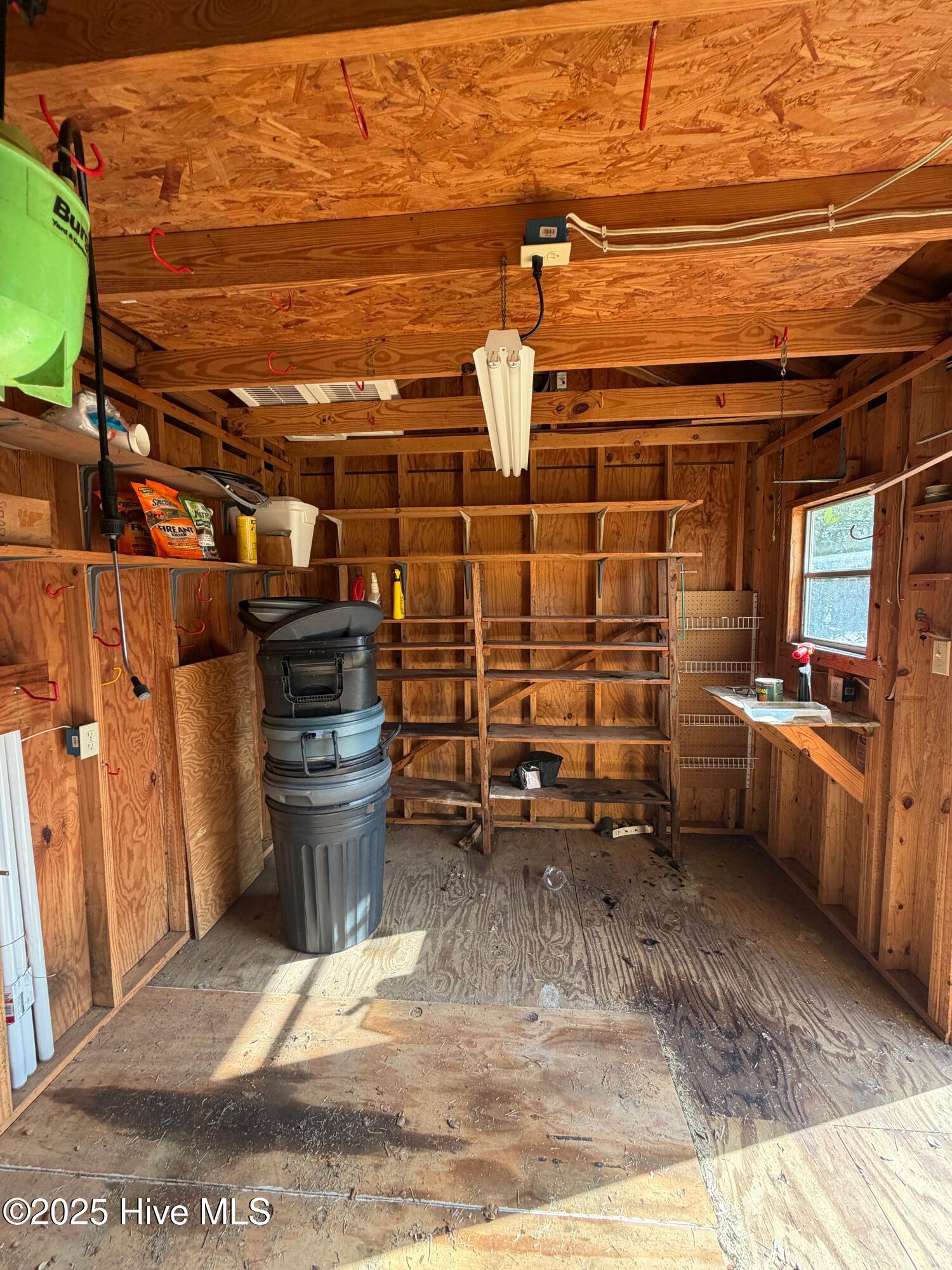 100533977 | Photo 32