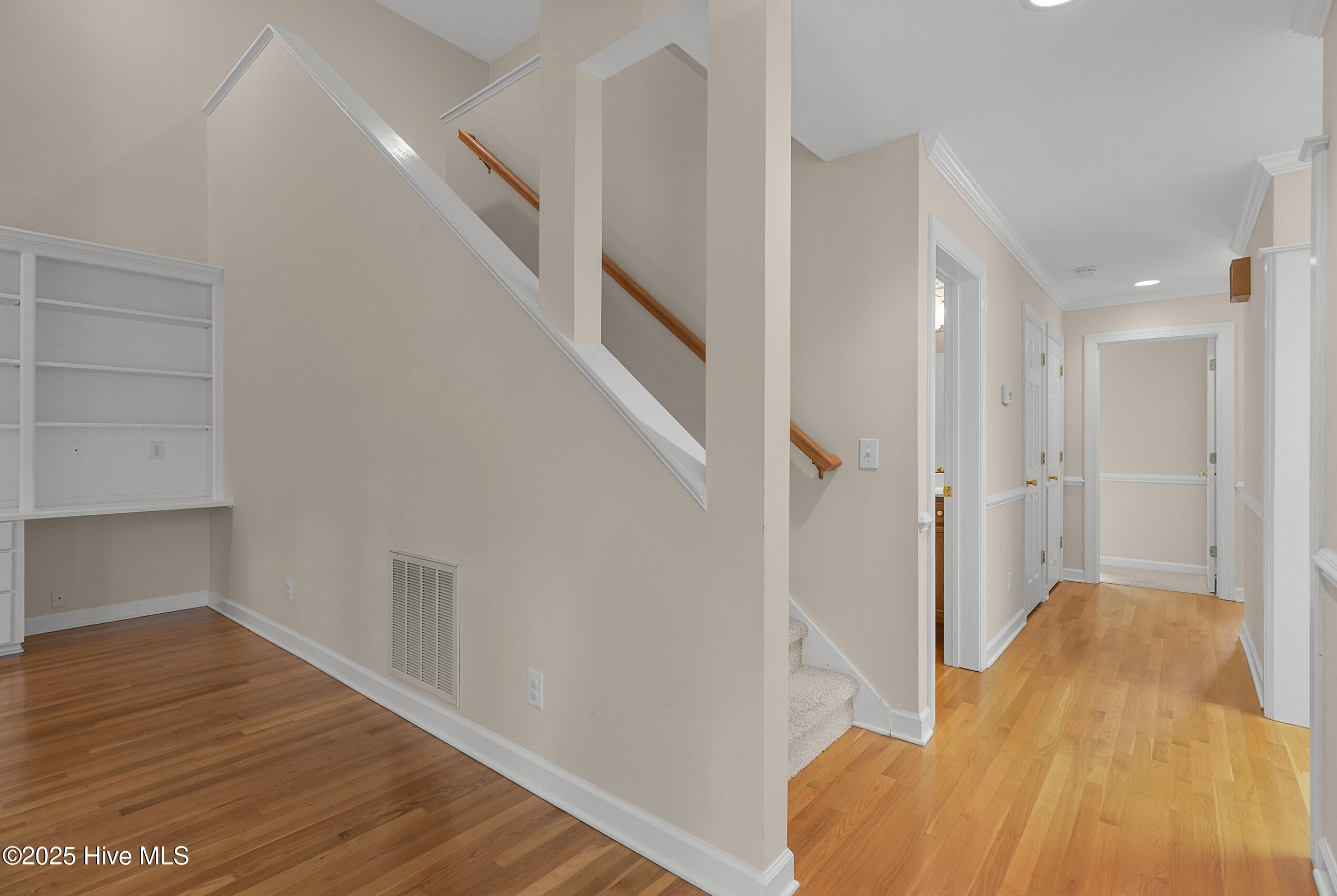 Appleton3805-3foyShaneL33A3292-CR2