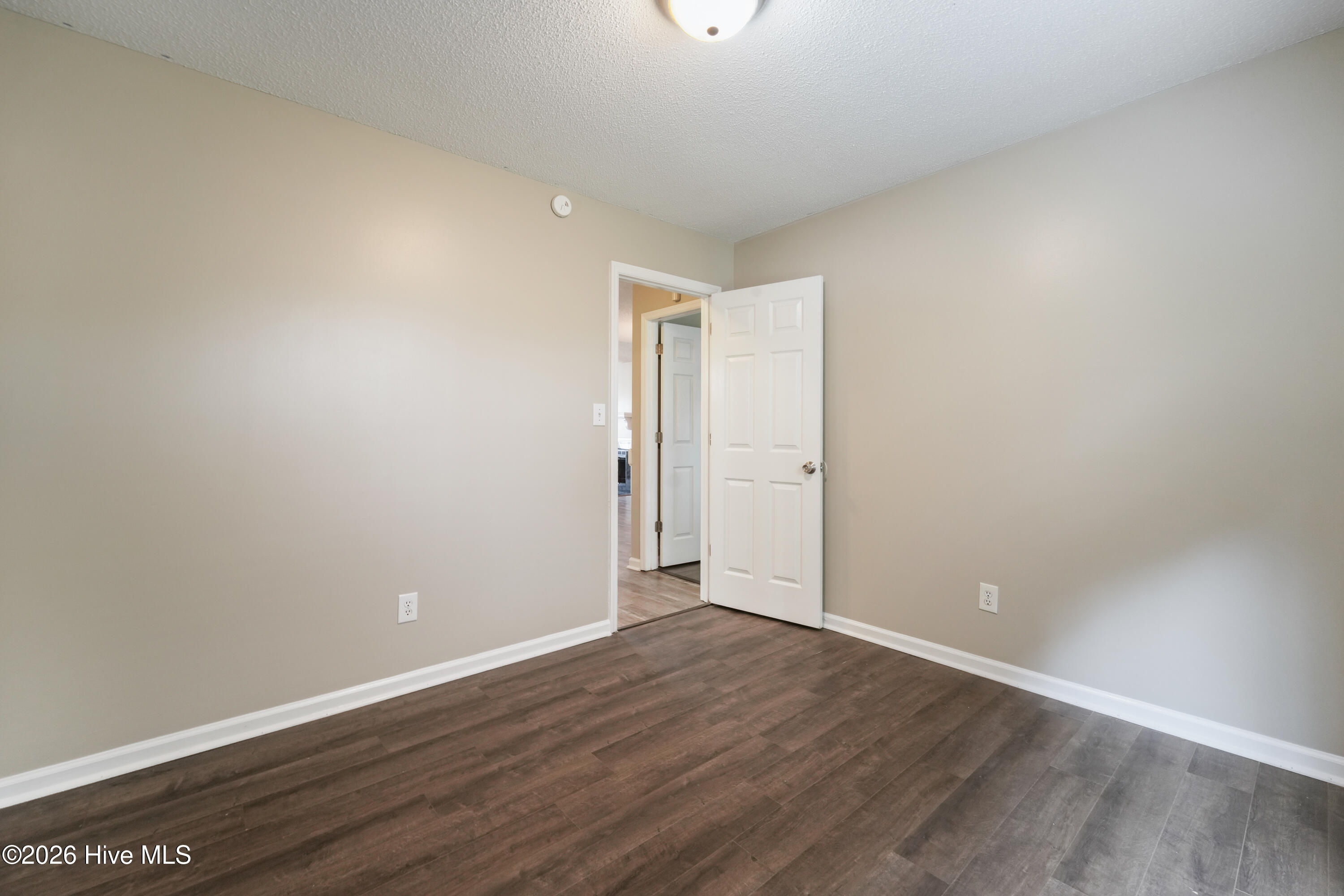 100561681 | Photo 31