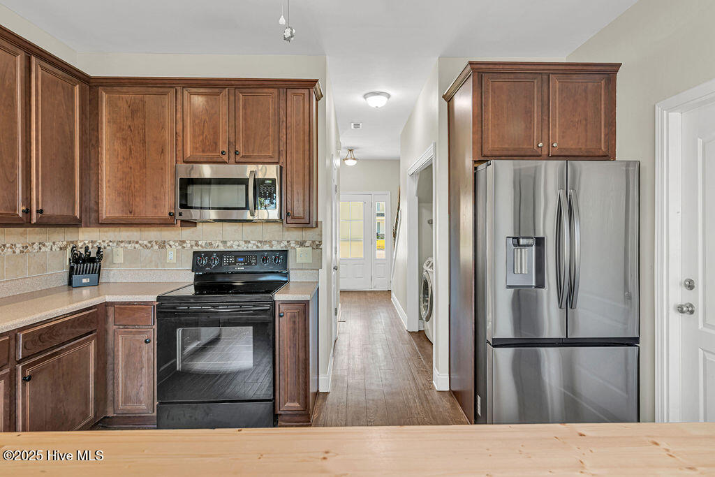 100541943 | Photo 14