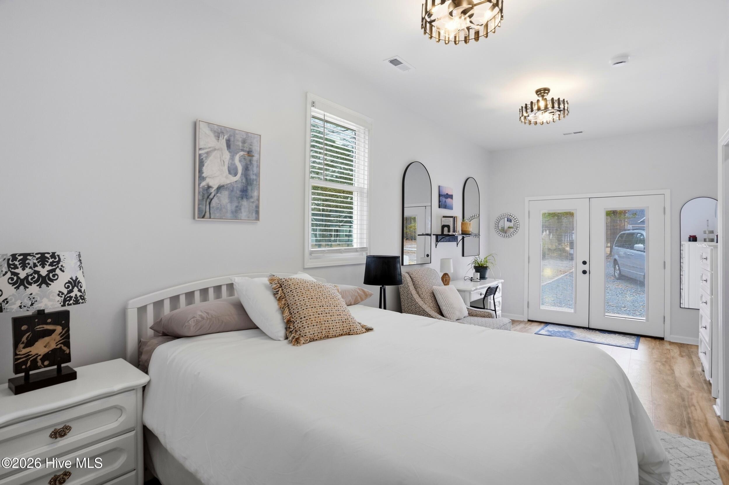 100561459 | Photo 19