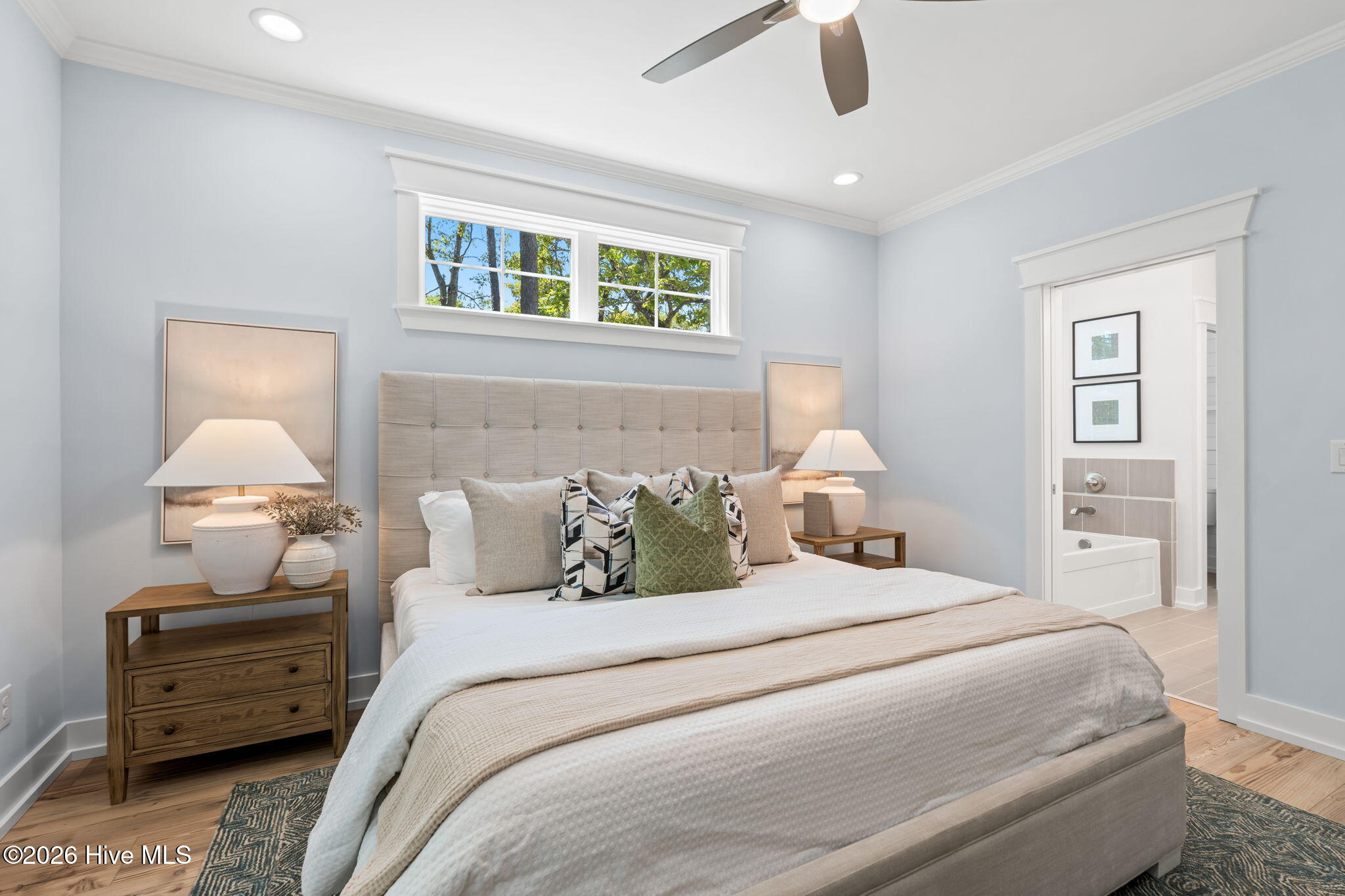 100546665 | Photo 27