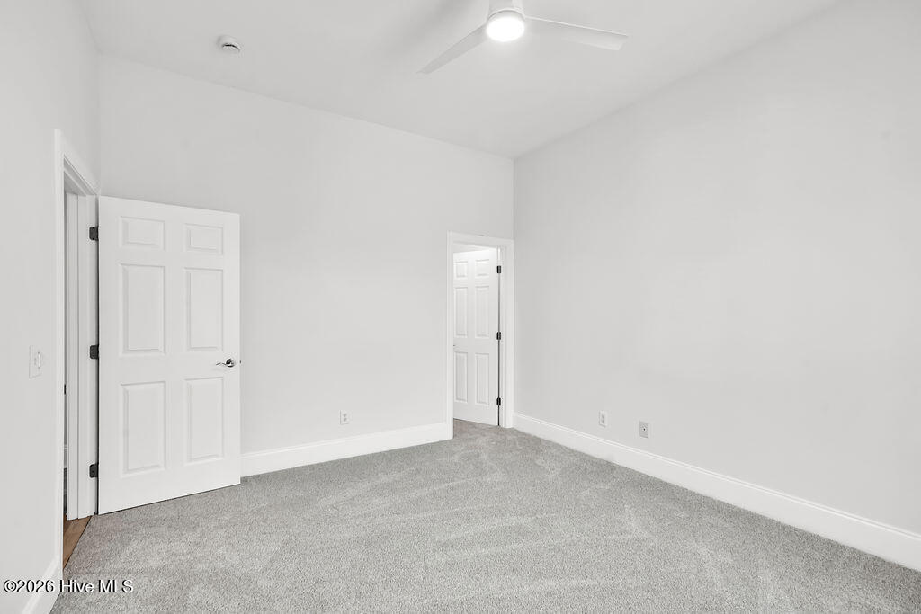 100562852 | Photo 28