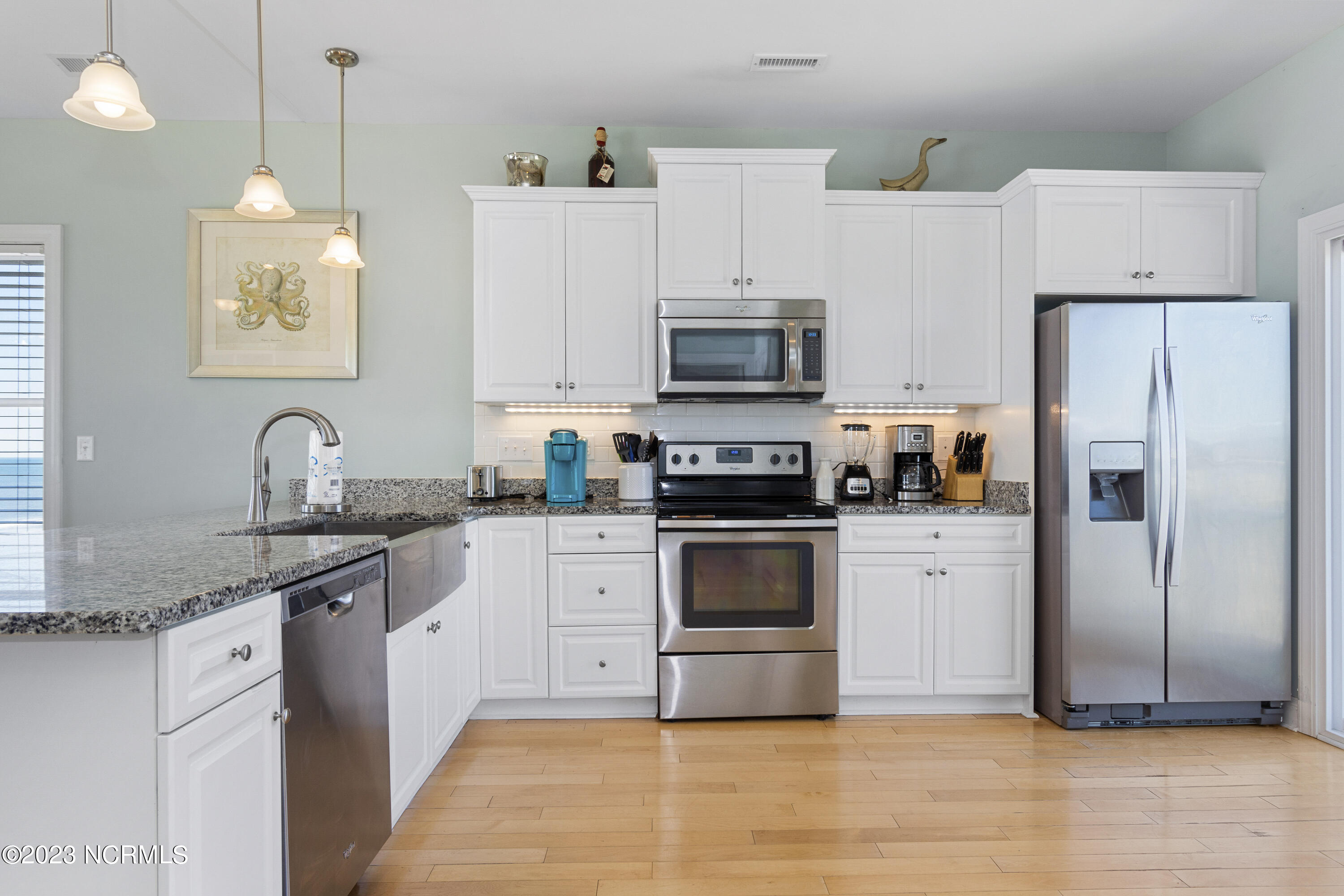 100565817 | Photo 16