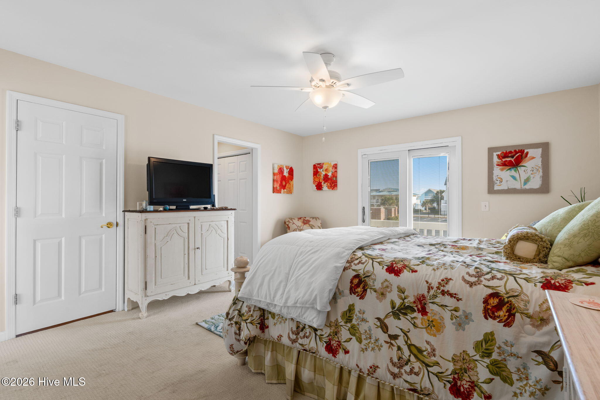 100561633 | Photo 25