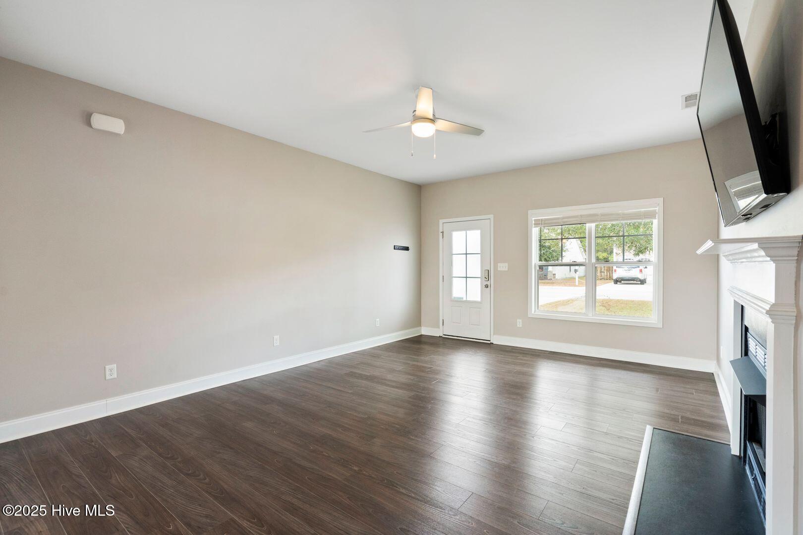 111 Saw Grass Drive, Maple Hill, NC 28454 – photo 9: 6931c3b4edec4a6464ea4b4a