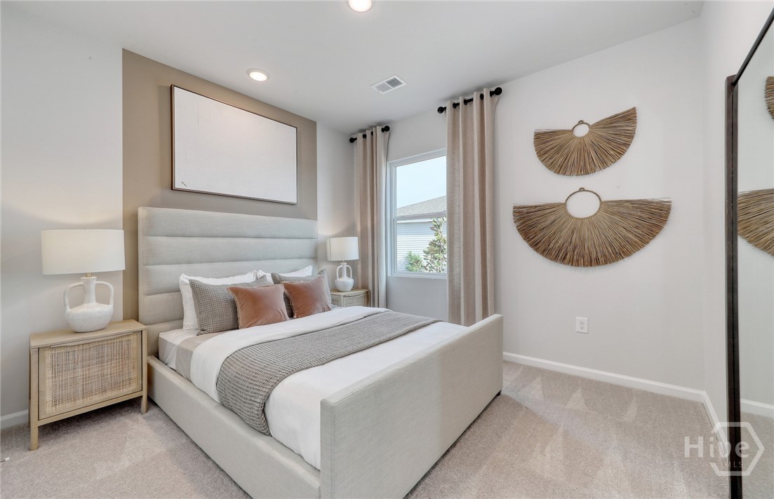 Pictures, photographs, colors, features, and sizes