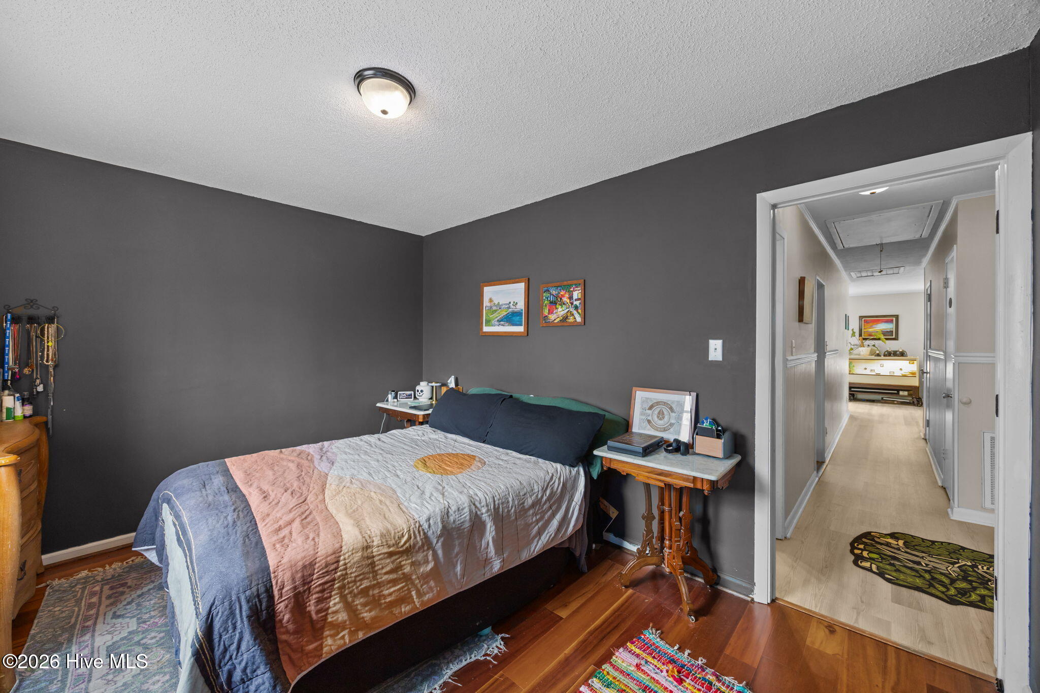 100555737 | Photo 30