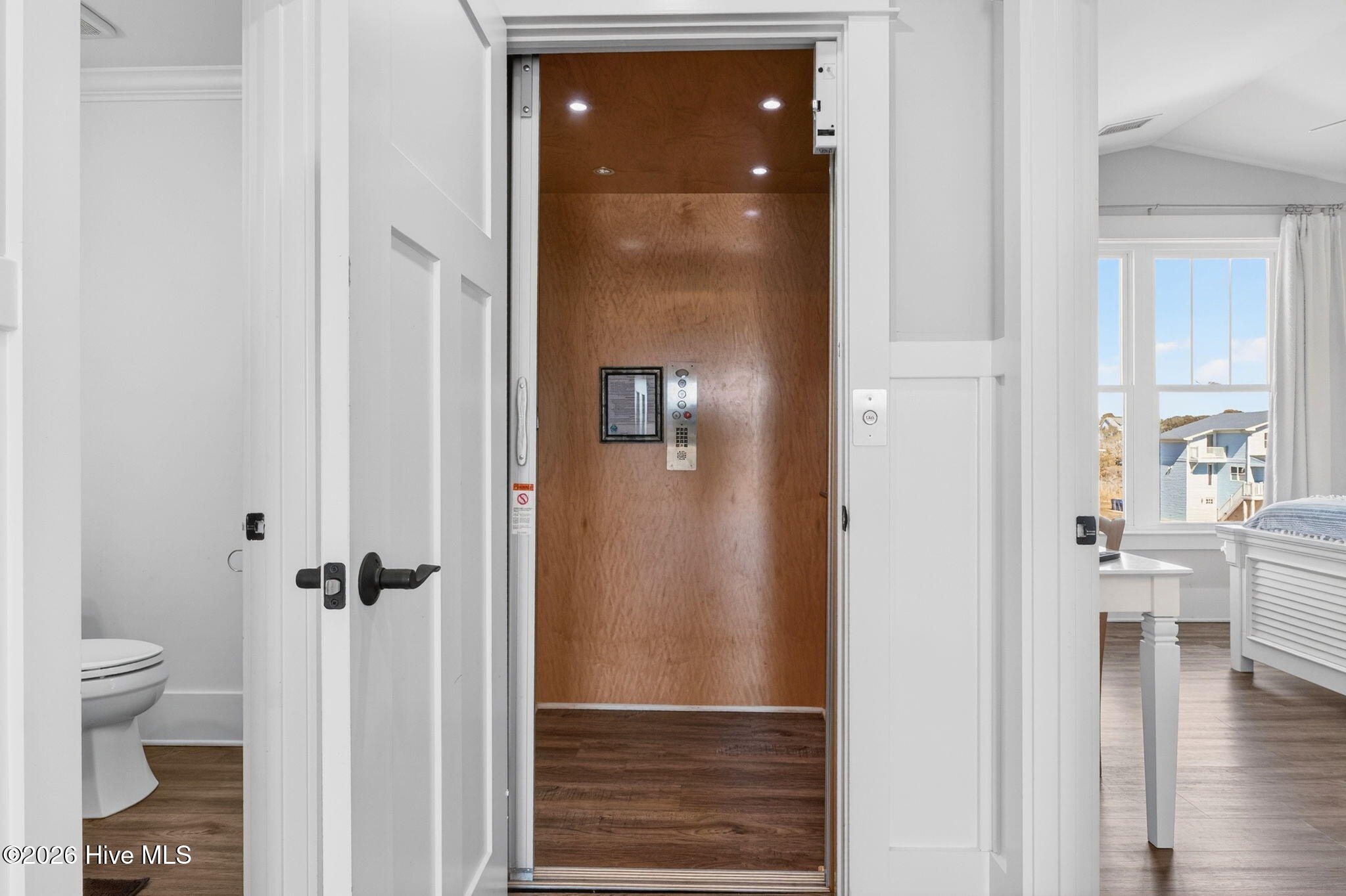 100554481 | Photo 22