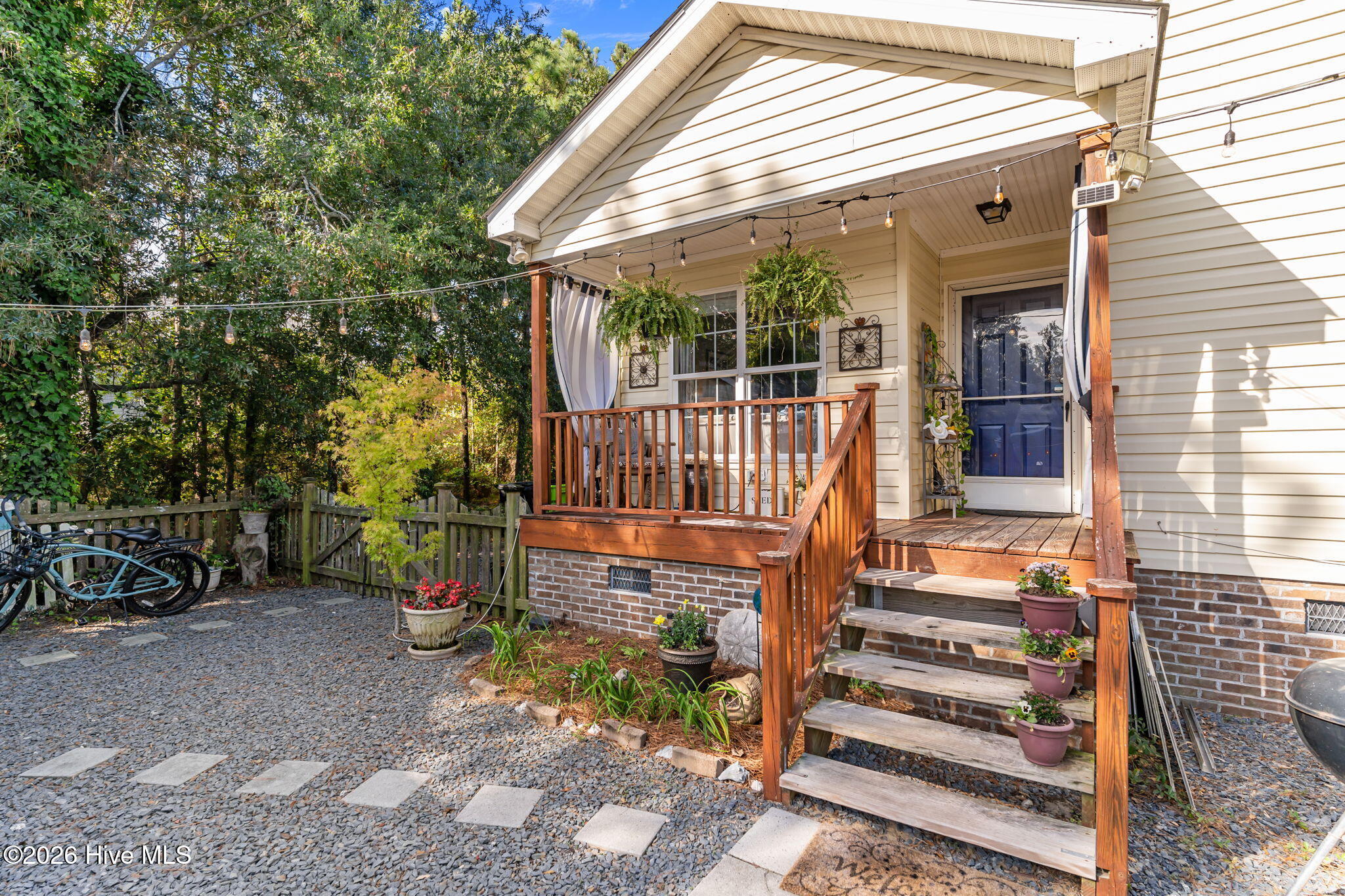 100559480 | Photo 35