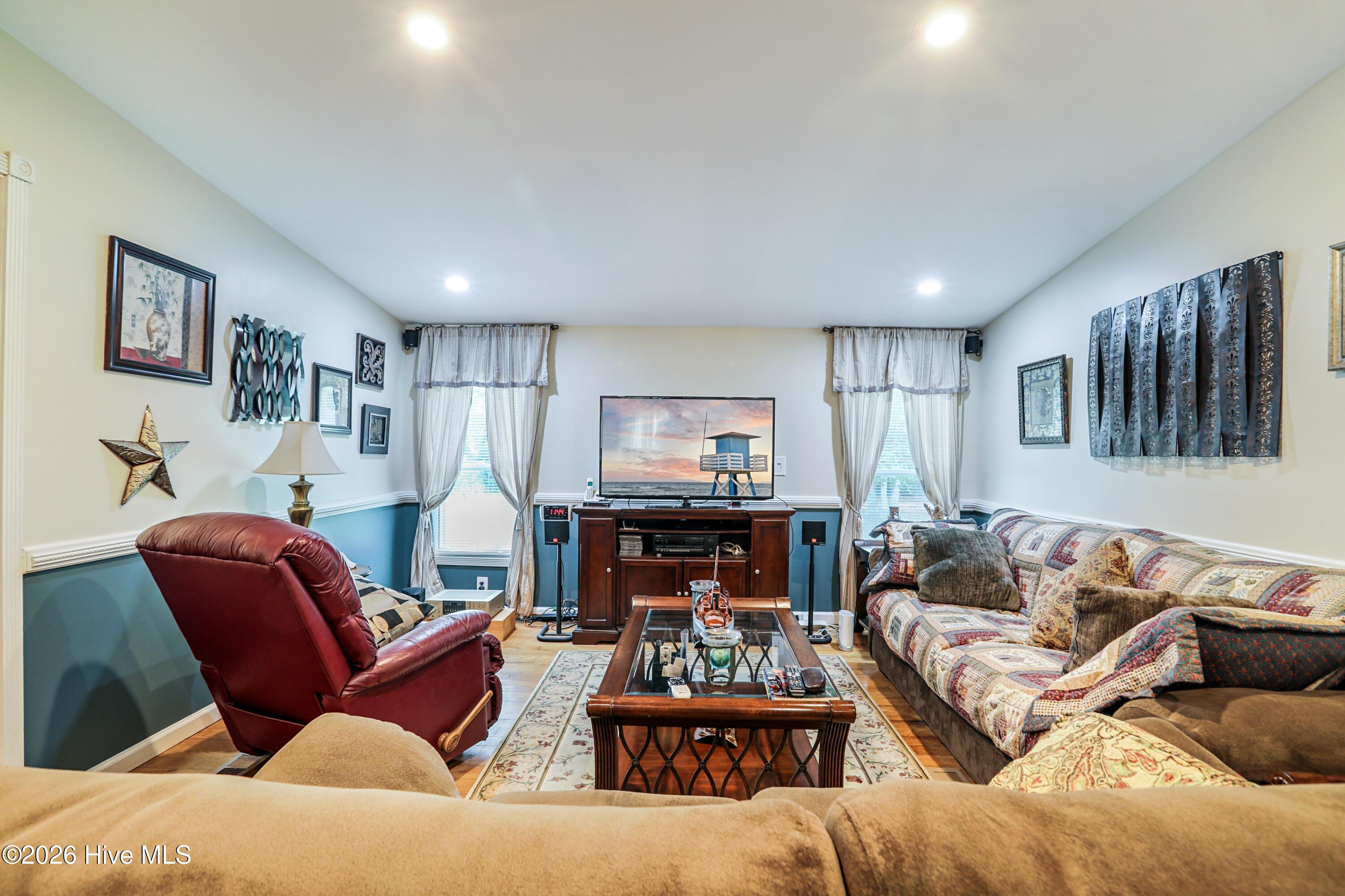 100568147 | Photo 13