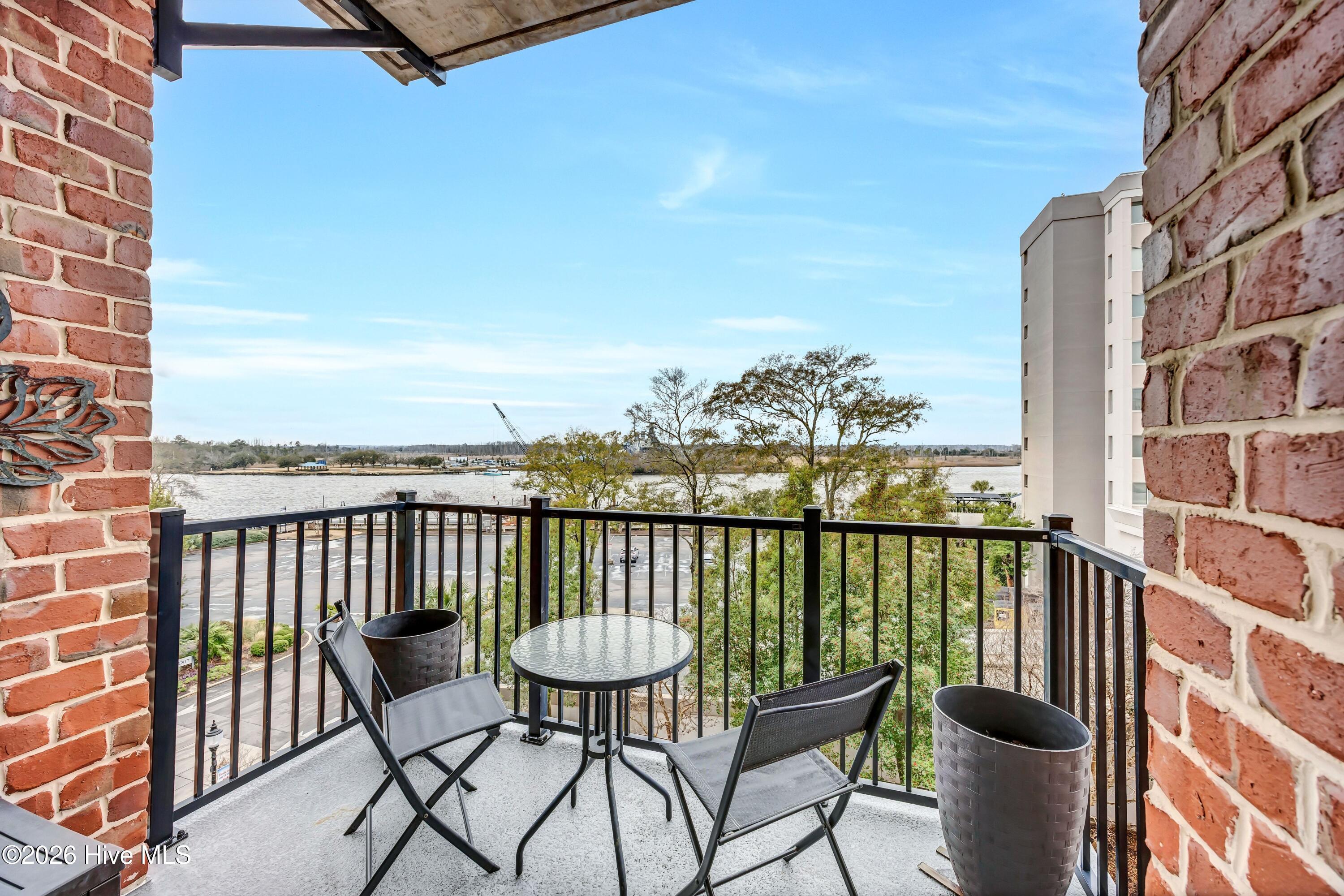 100553236 | Photo 27