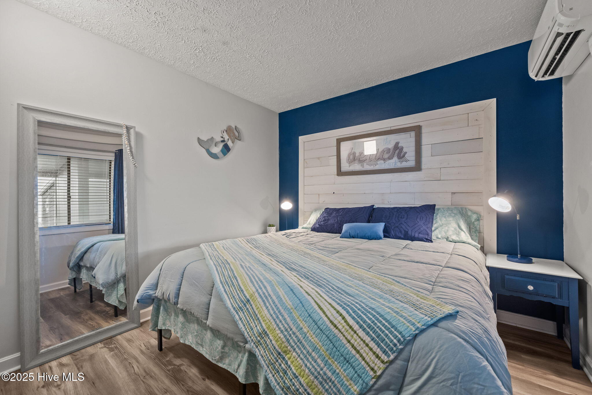 100546610 | Photo 17