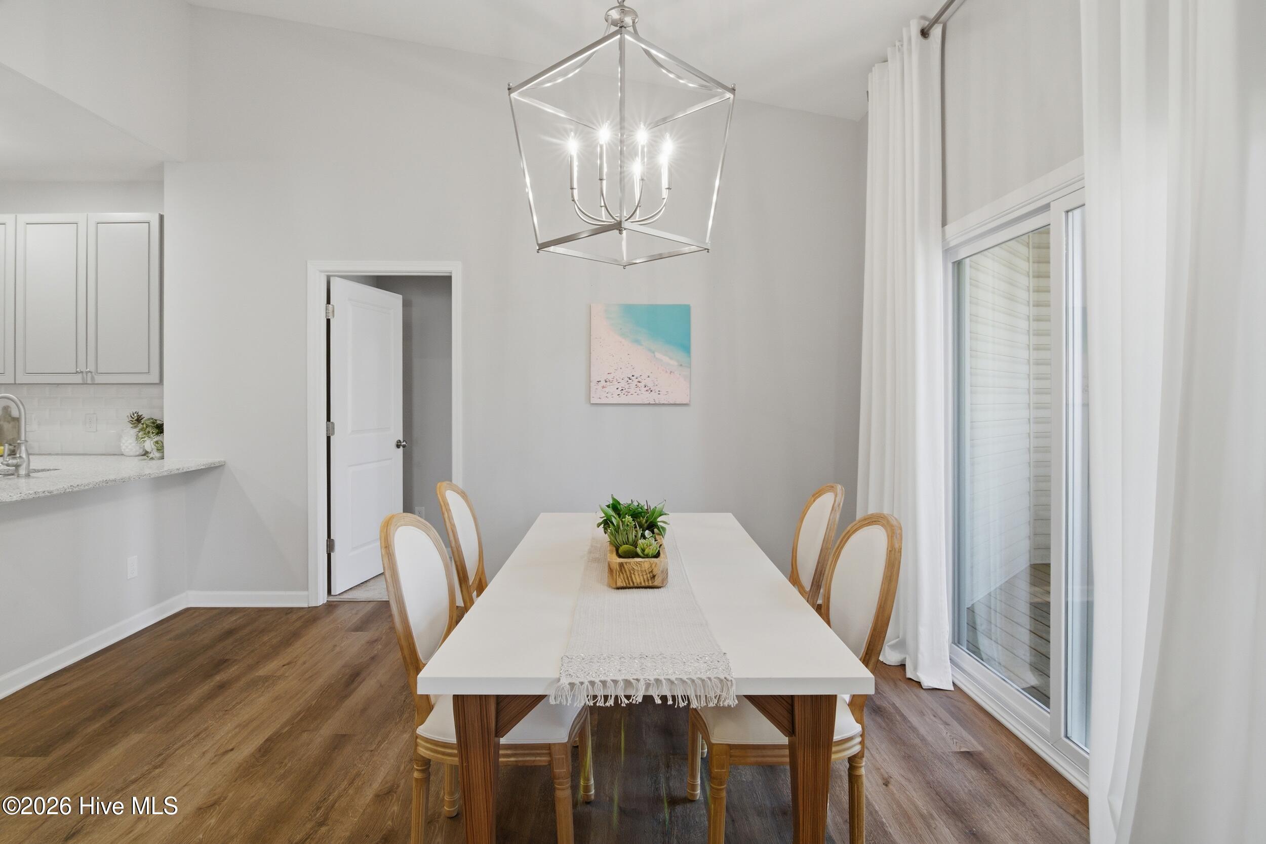 100552739 | Photo 14