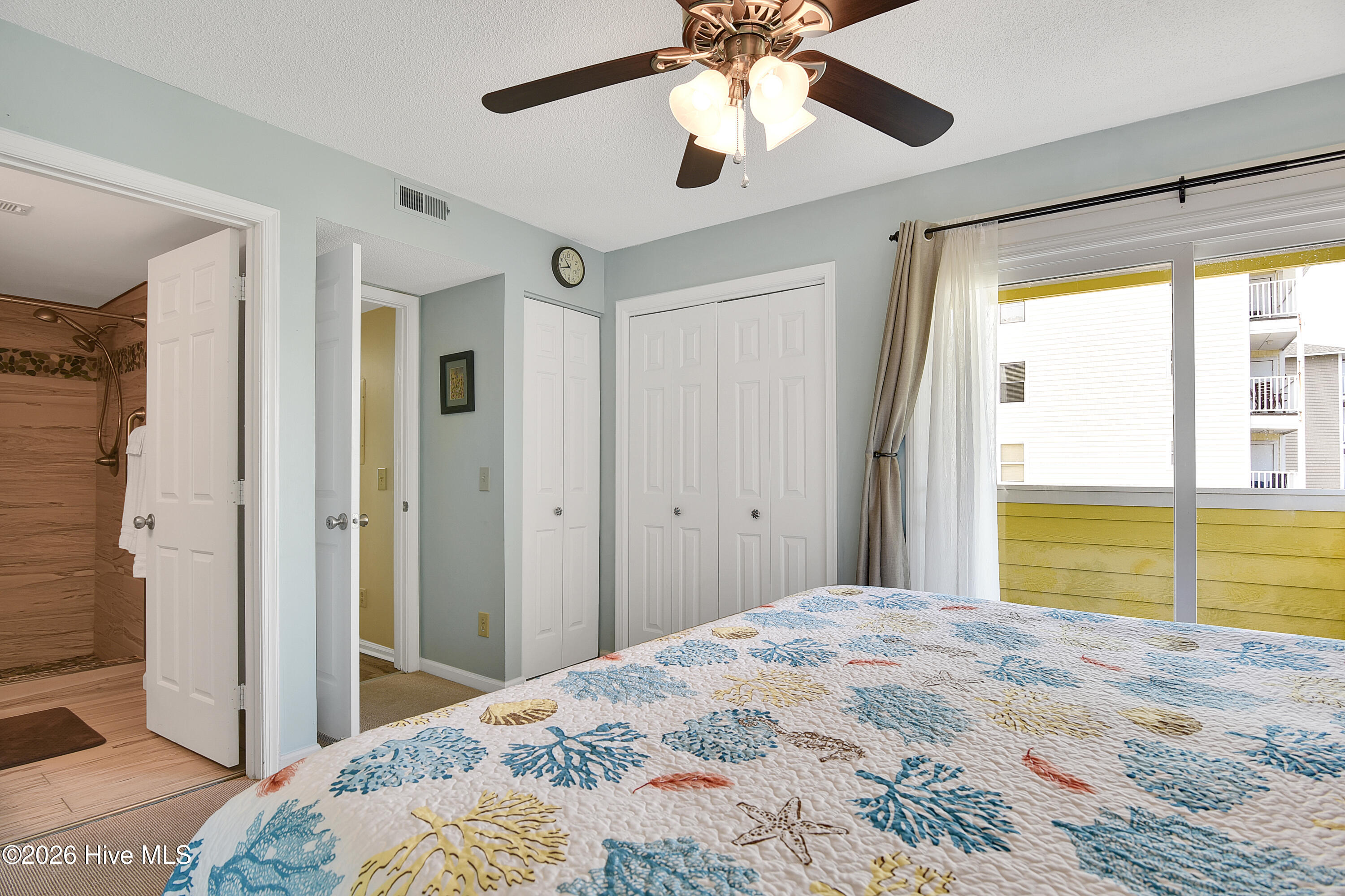 100555375 | Photo 32