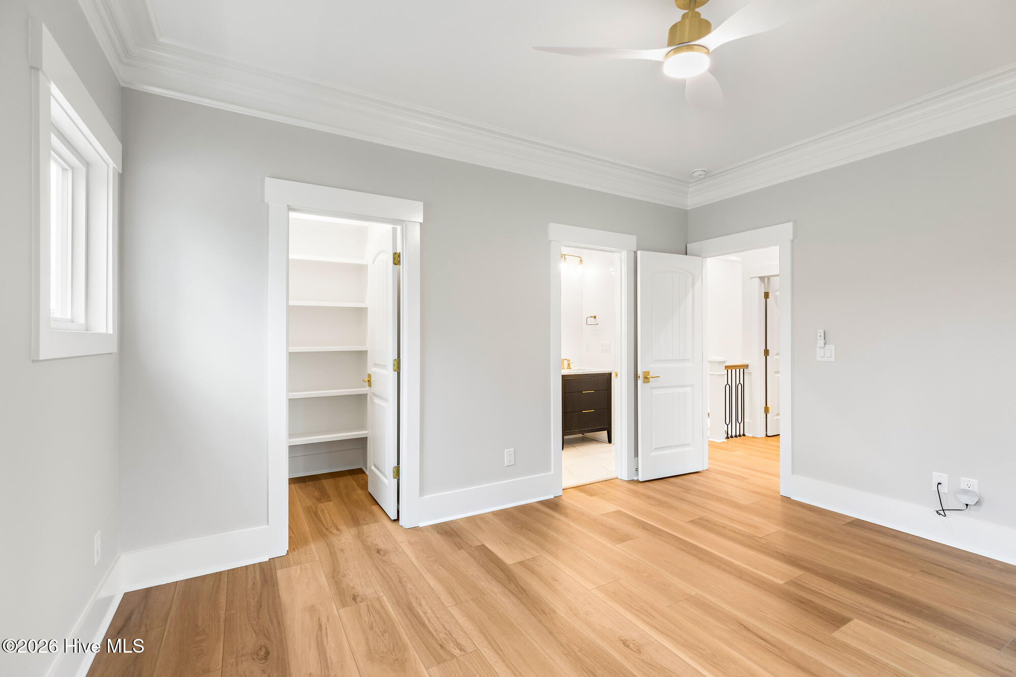 100516902 | Photo 41