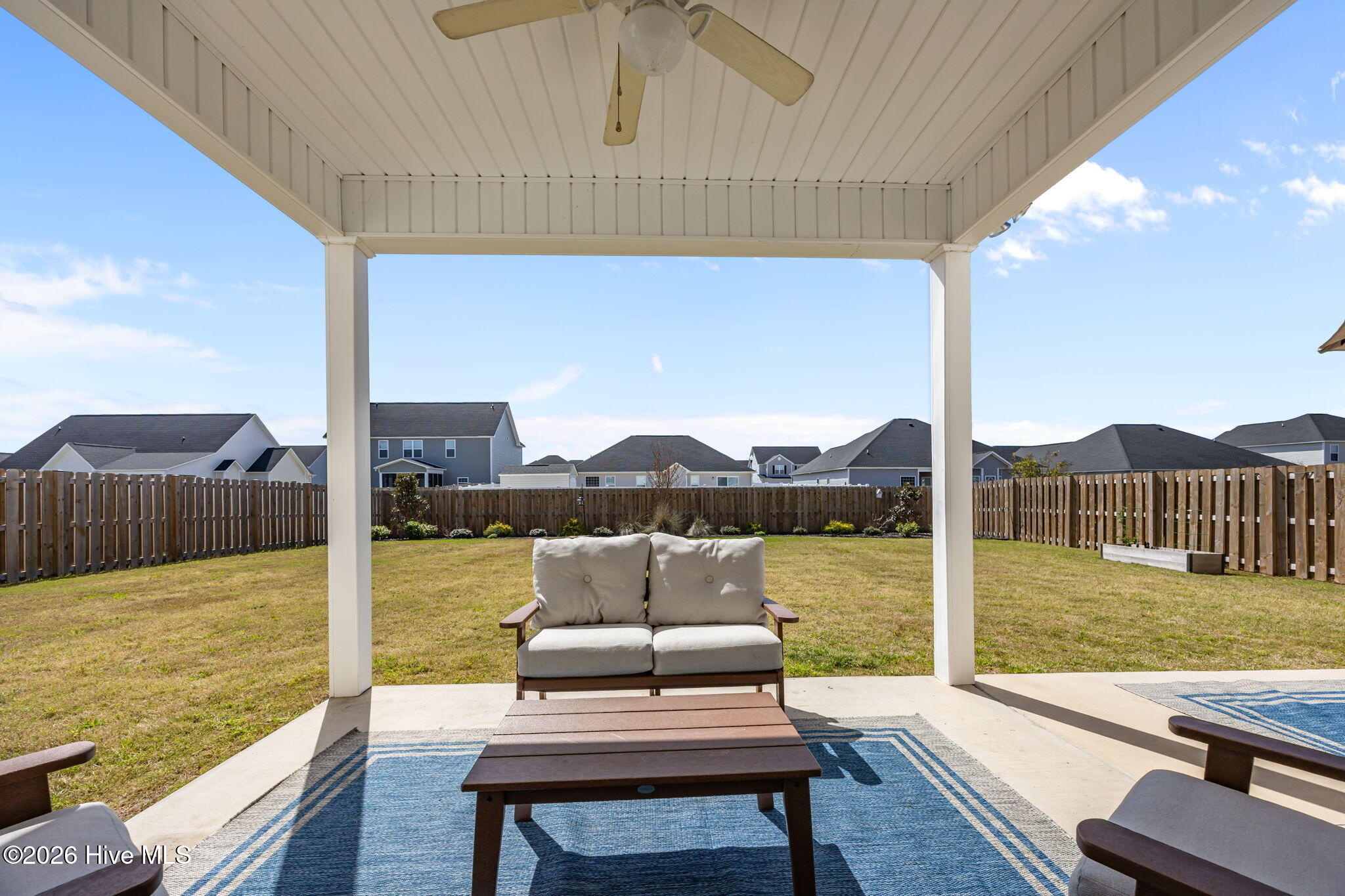 100566991 | Photo 40