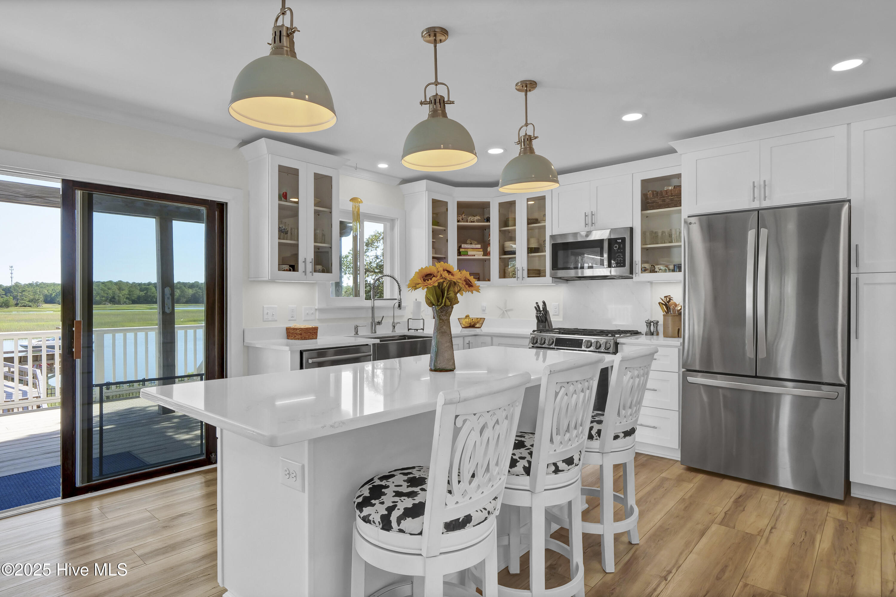 100540889 | Photo 11