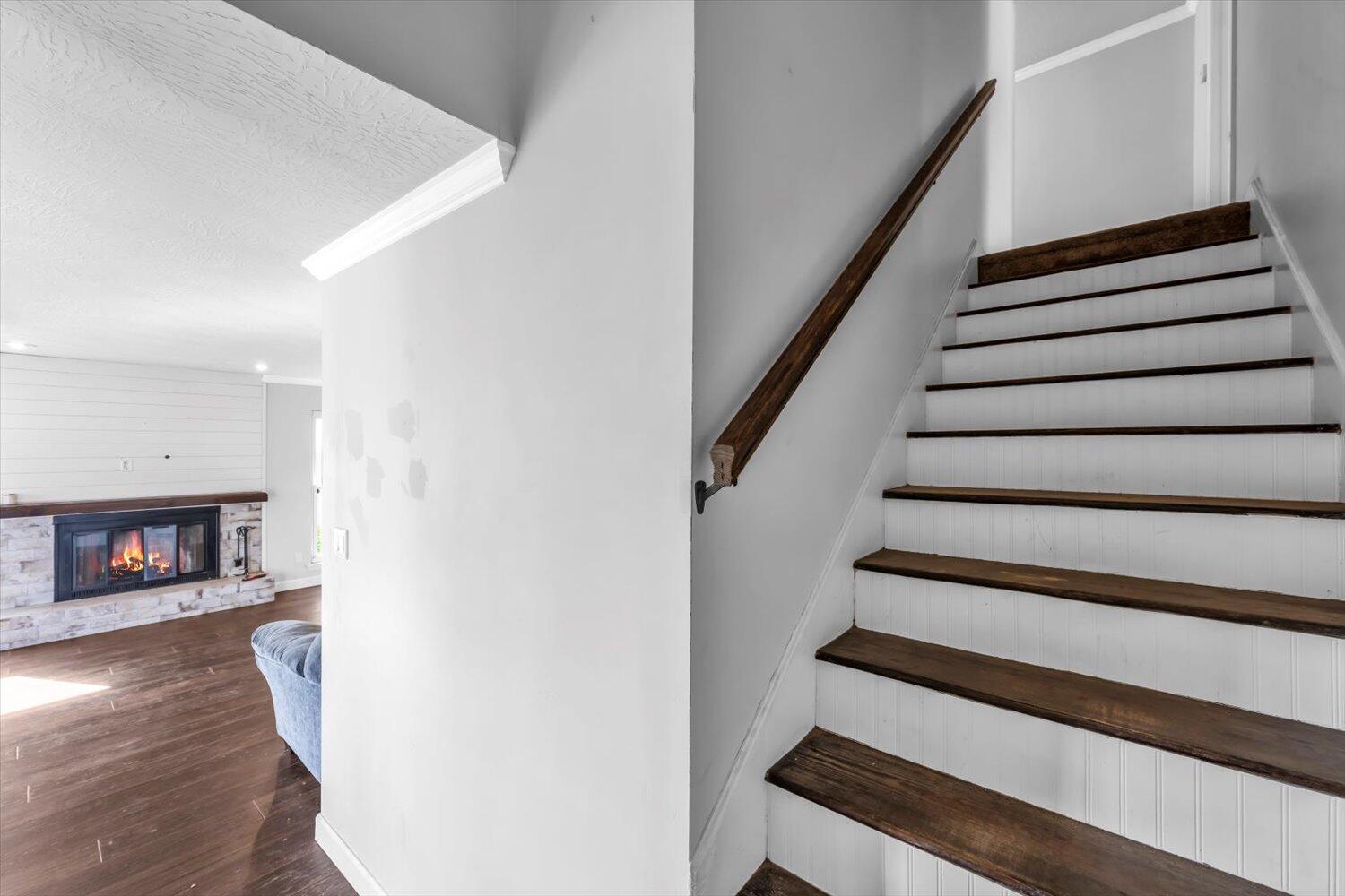 08-2227 Waters Way 08