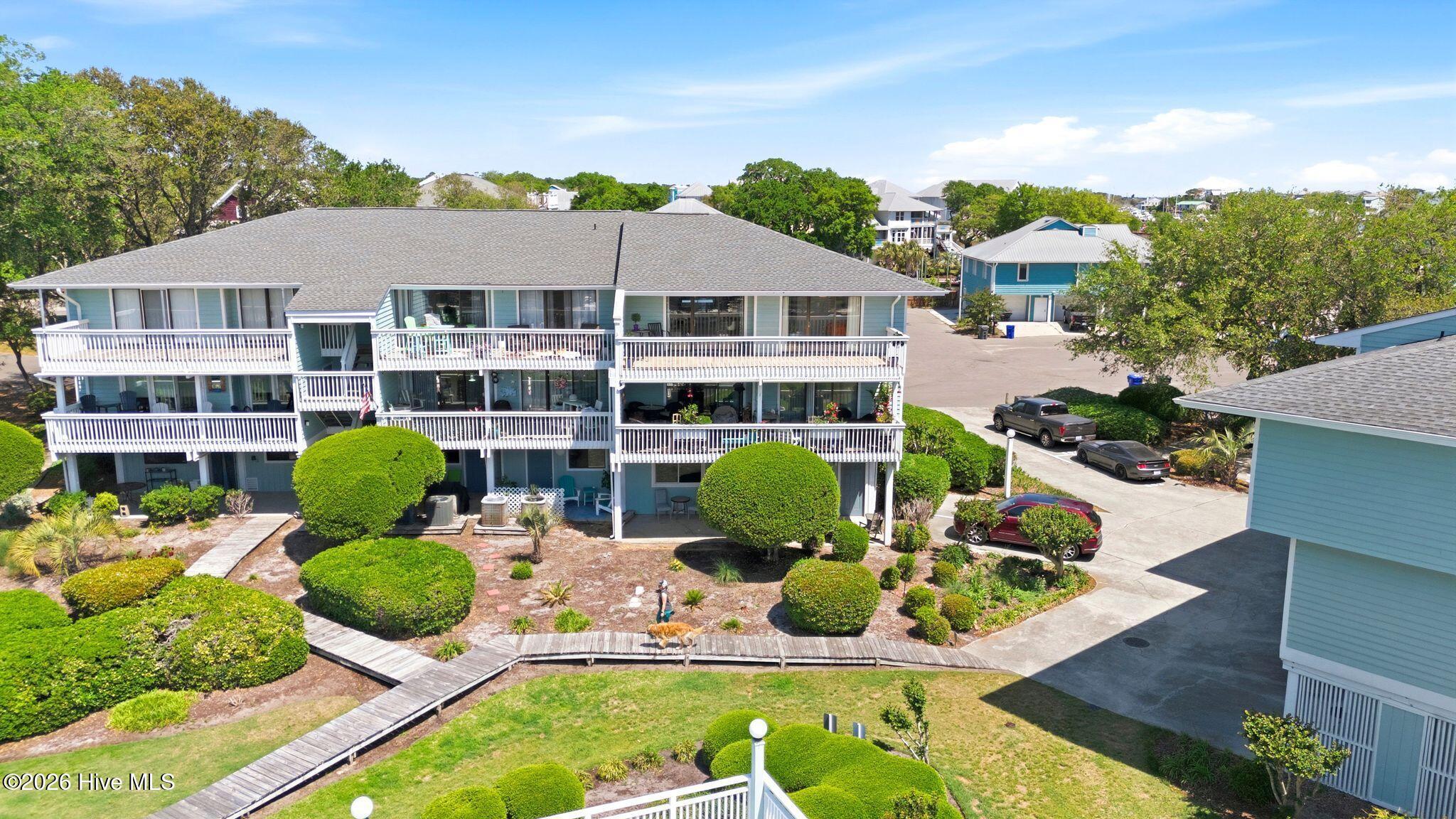 100568885 | Photo 45