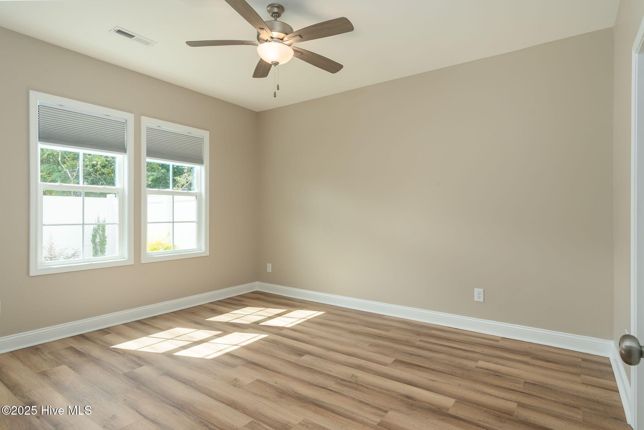 100531651 | Photo 18