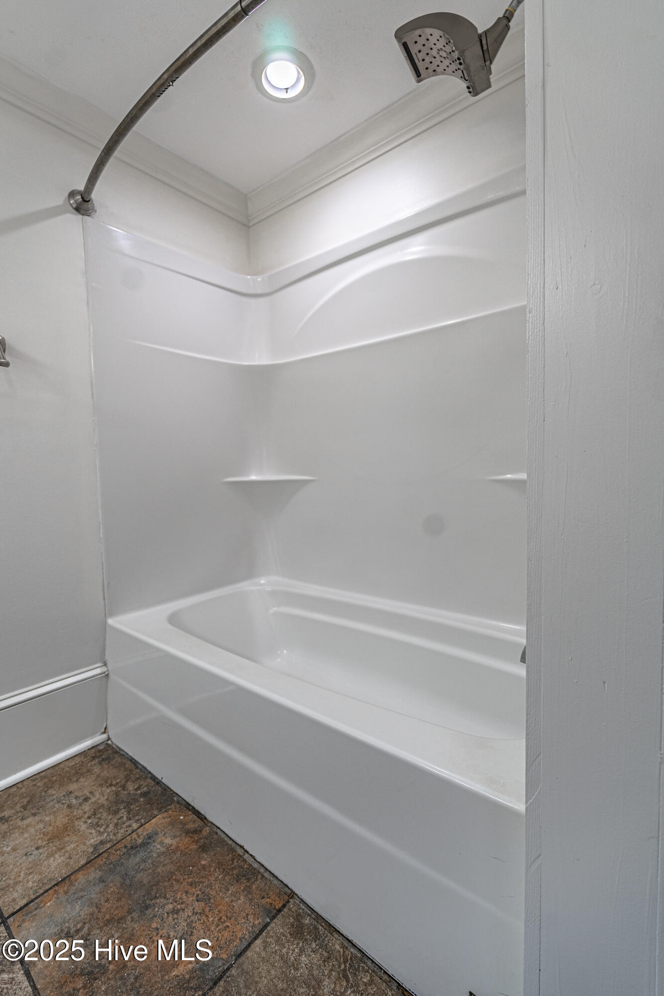 100543227 | Photo 39