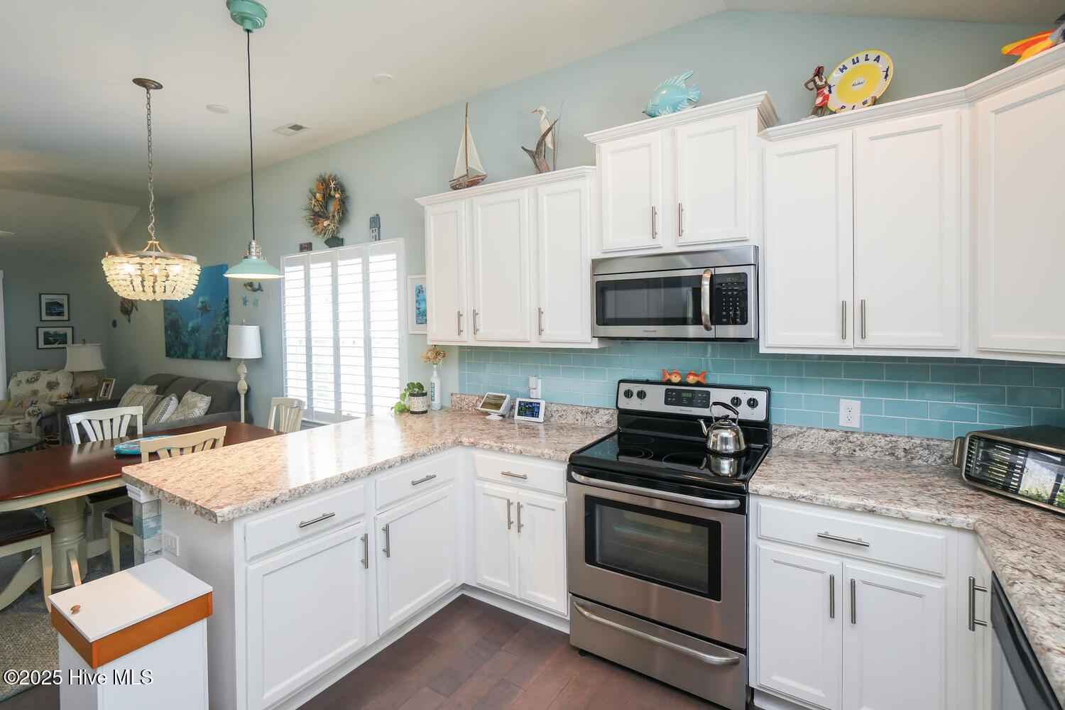 100515060 | Photo 15