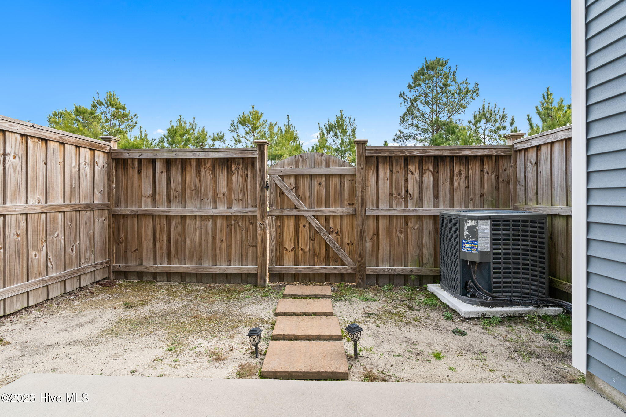 100549821 | Photo 25