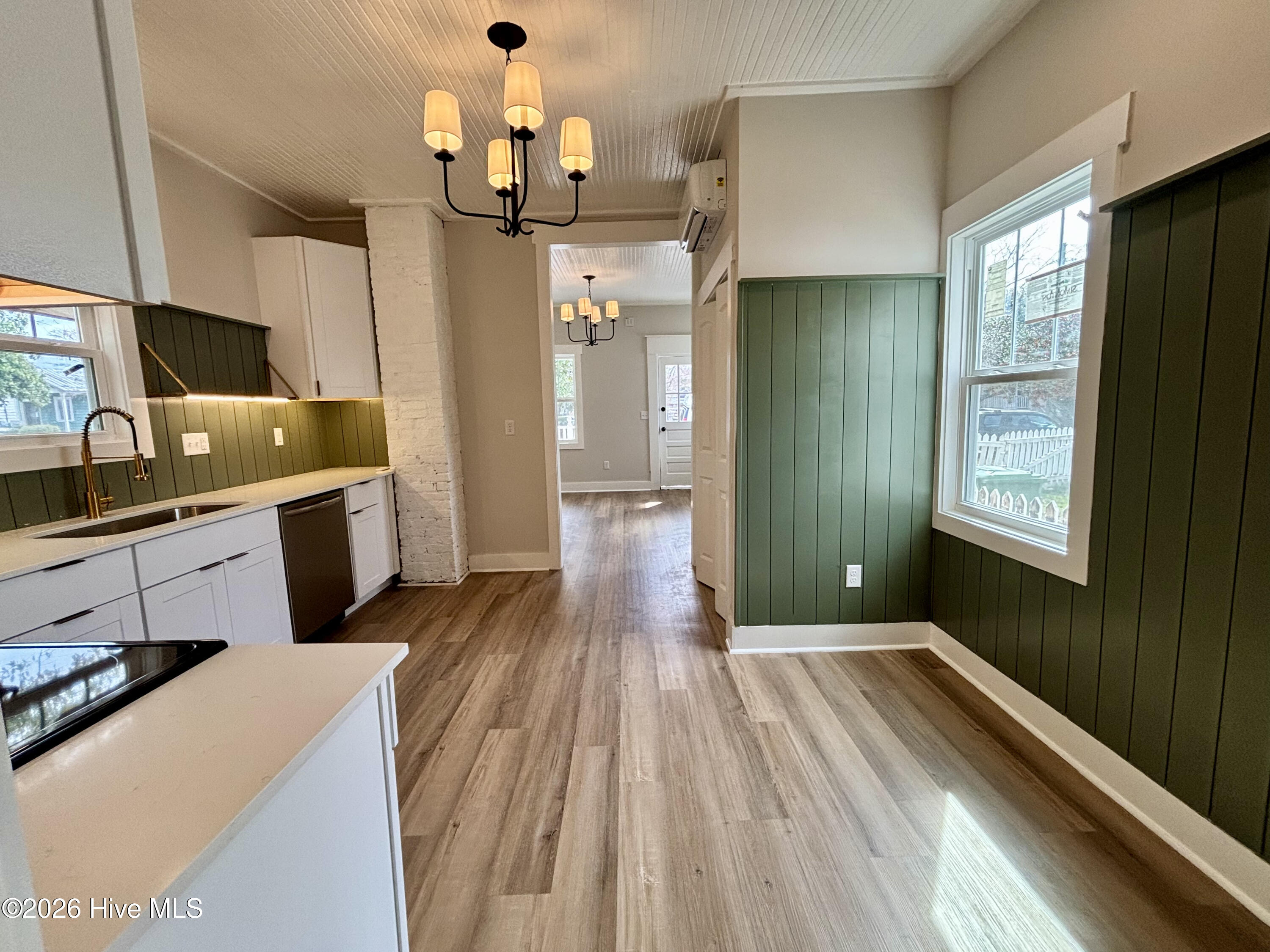 100555560 | Photo 15