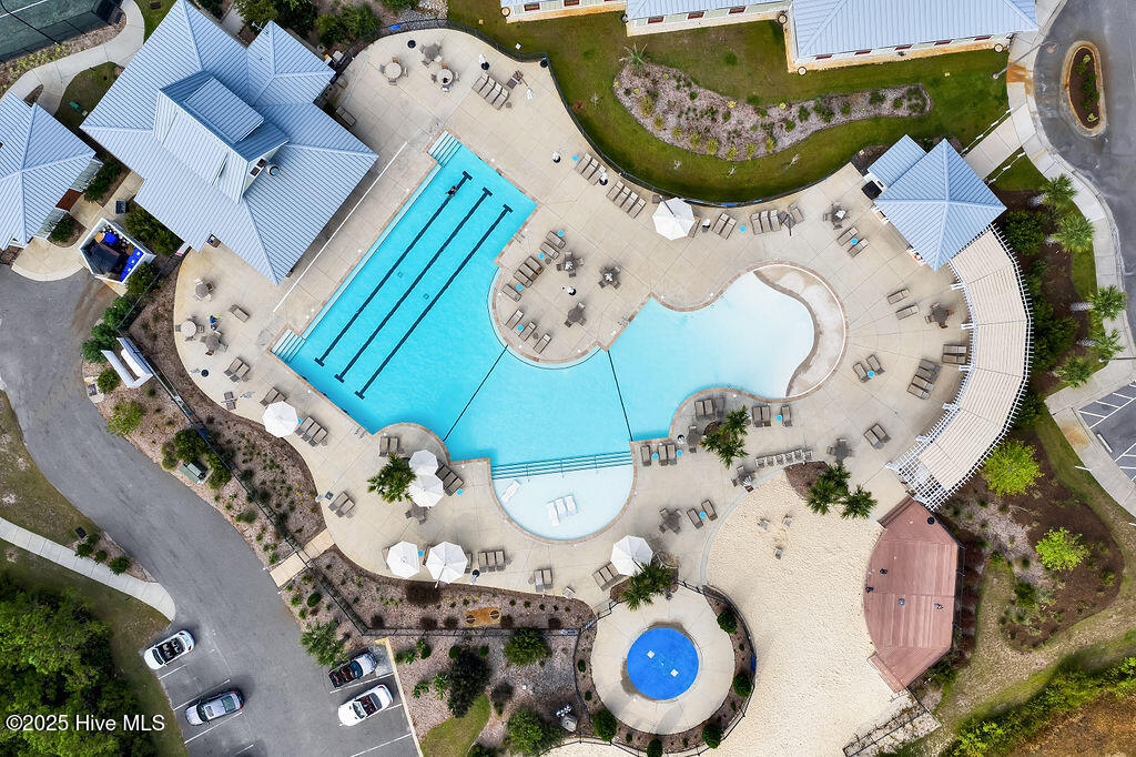 100554585 | Photo 96