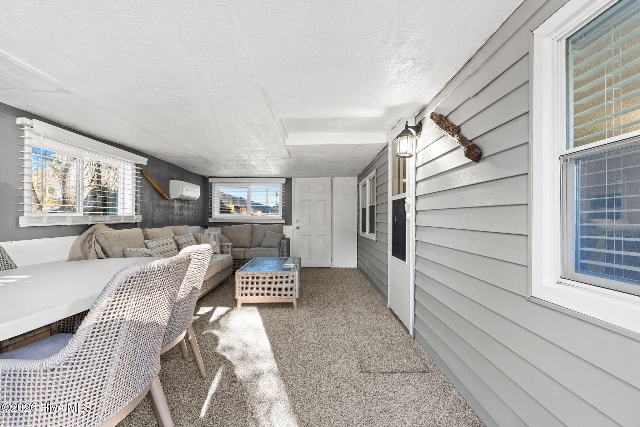 100547685 | Photo 22