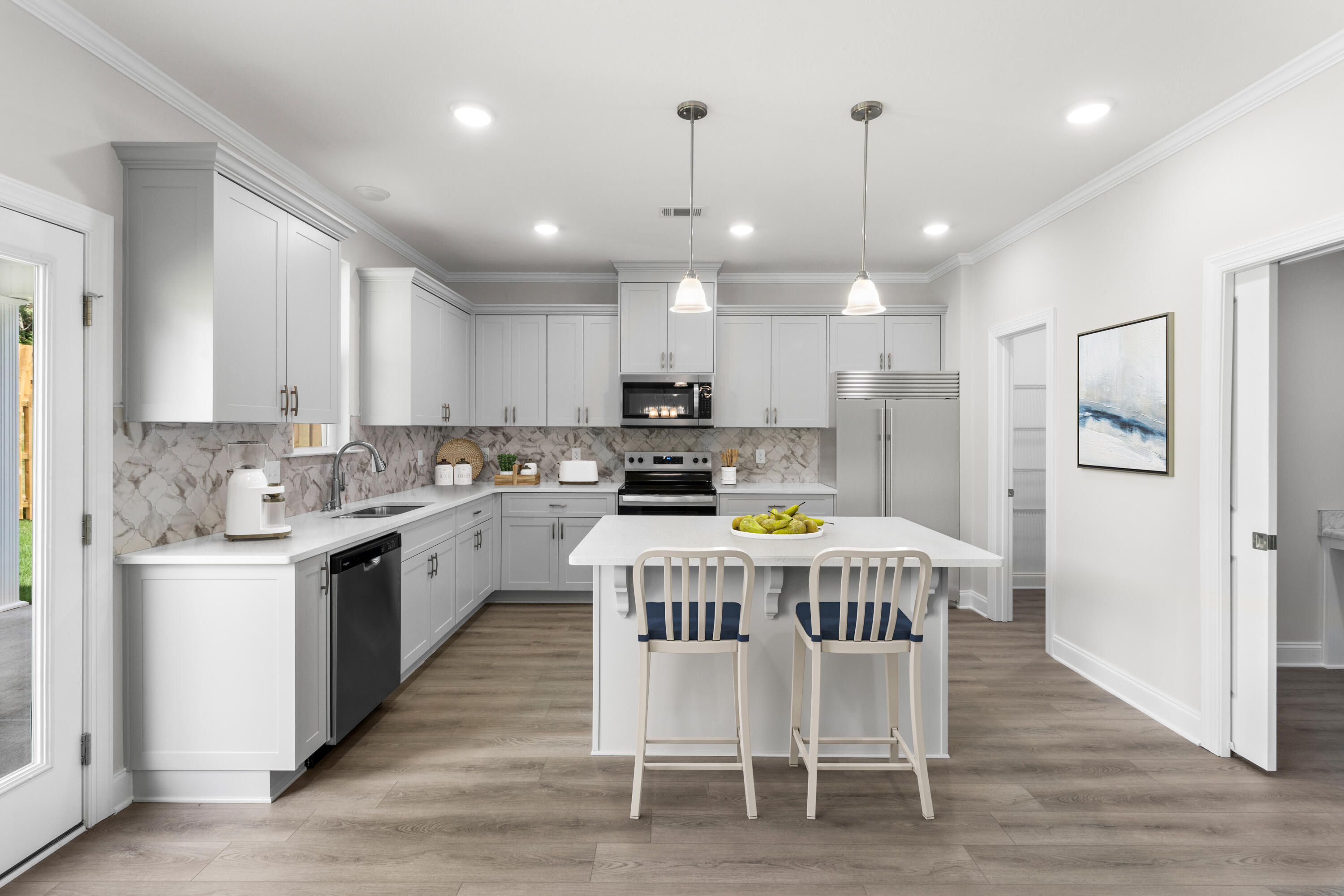 11-Breakfast Area to Kitchen