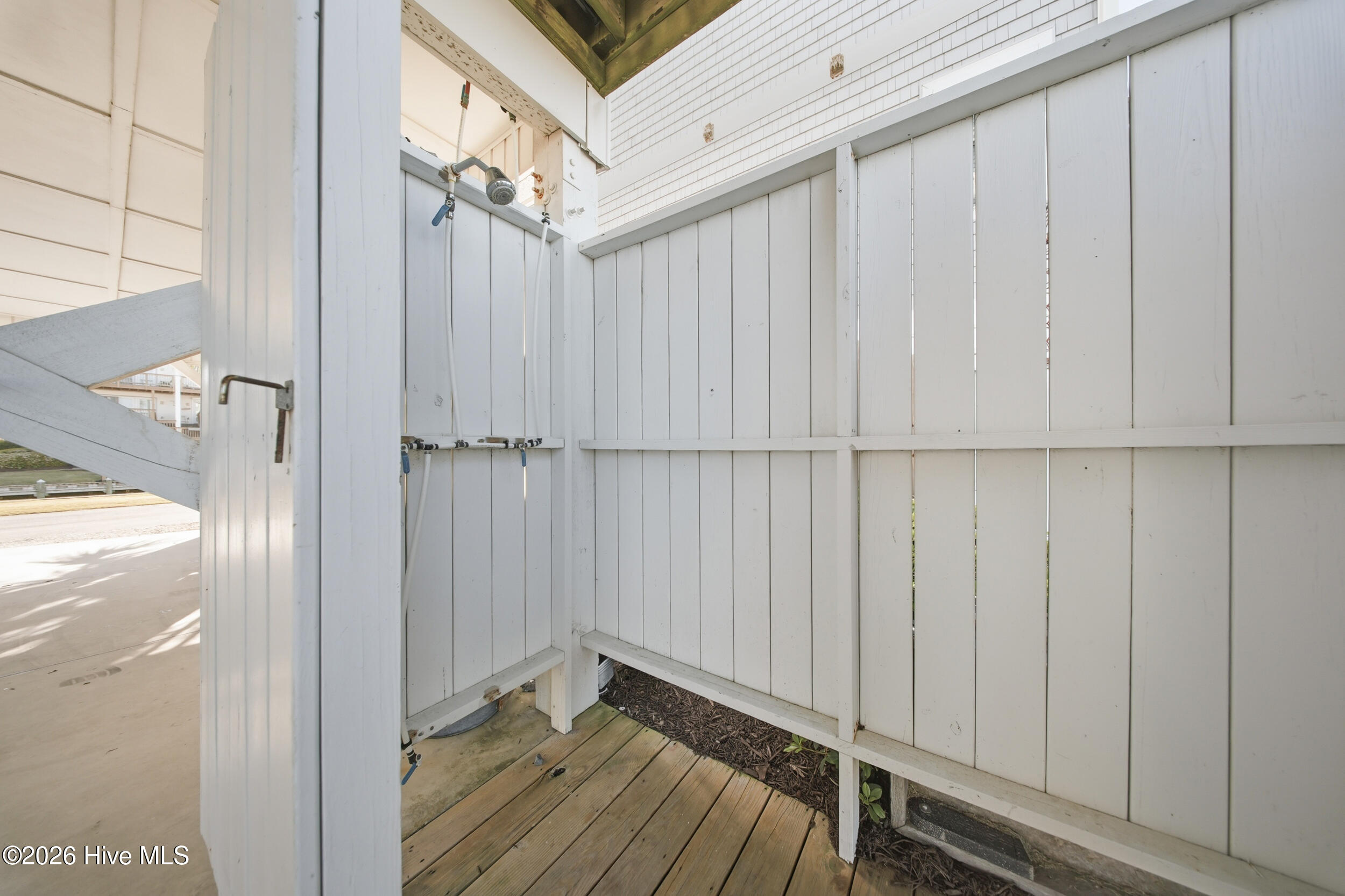 100565871 | Photo 50