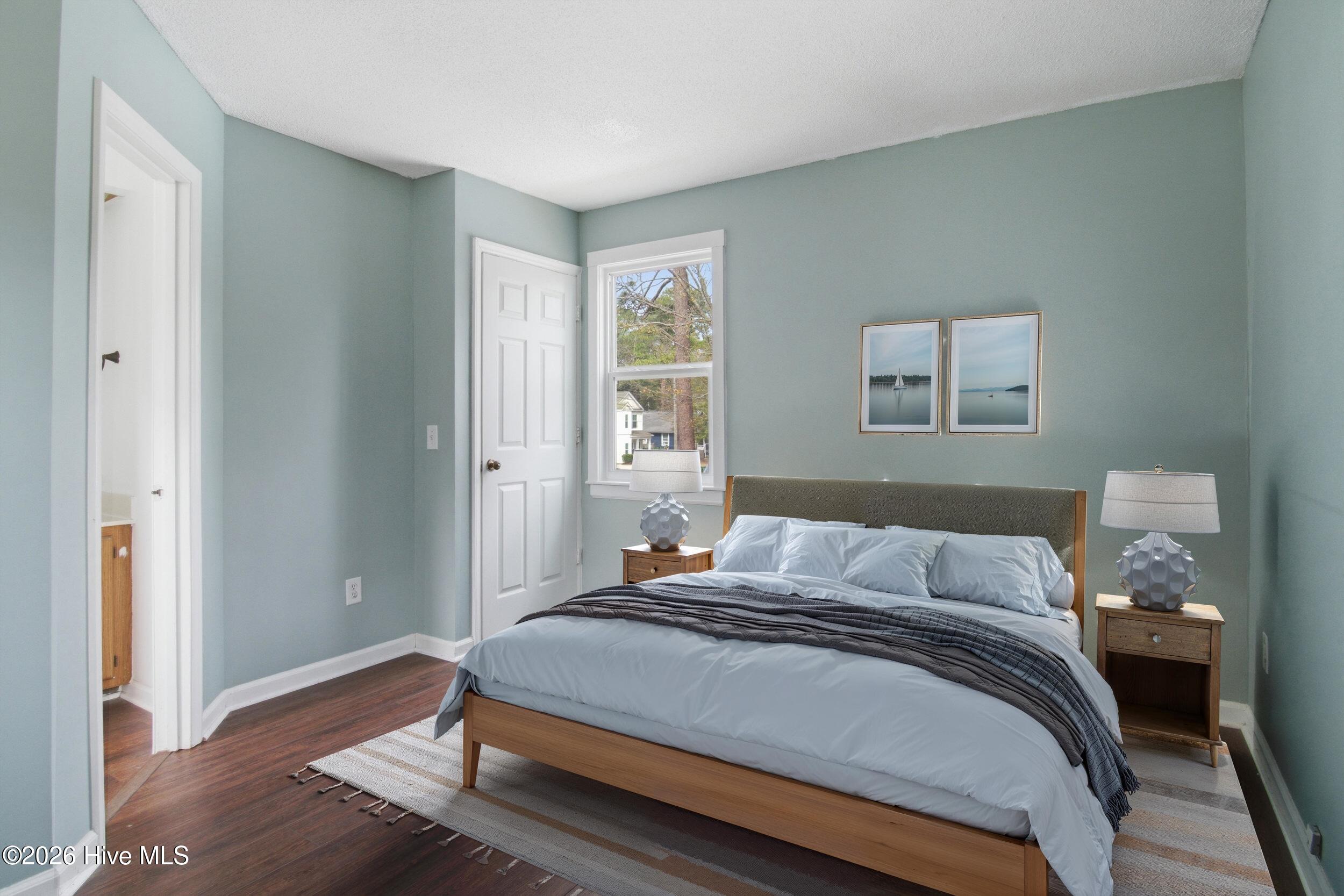 100553328 | Photo 17