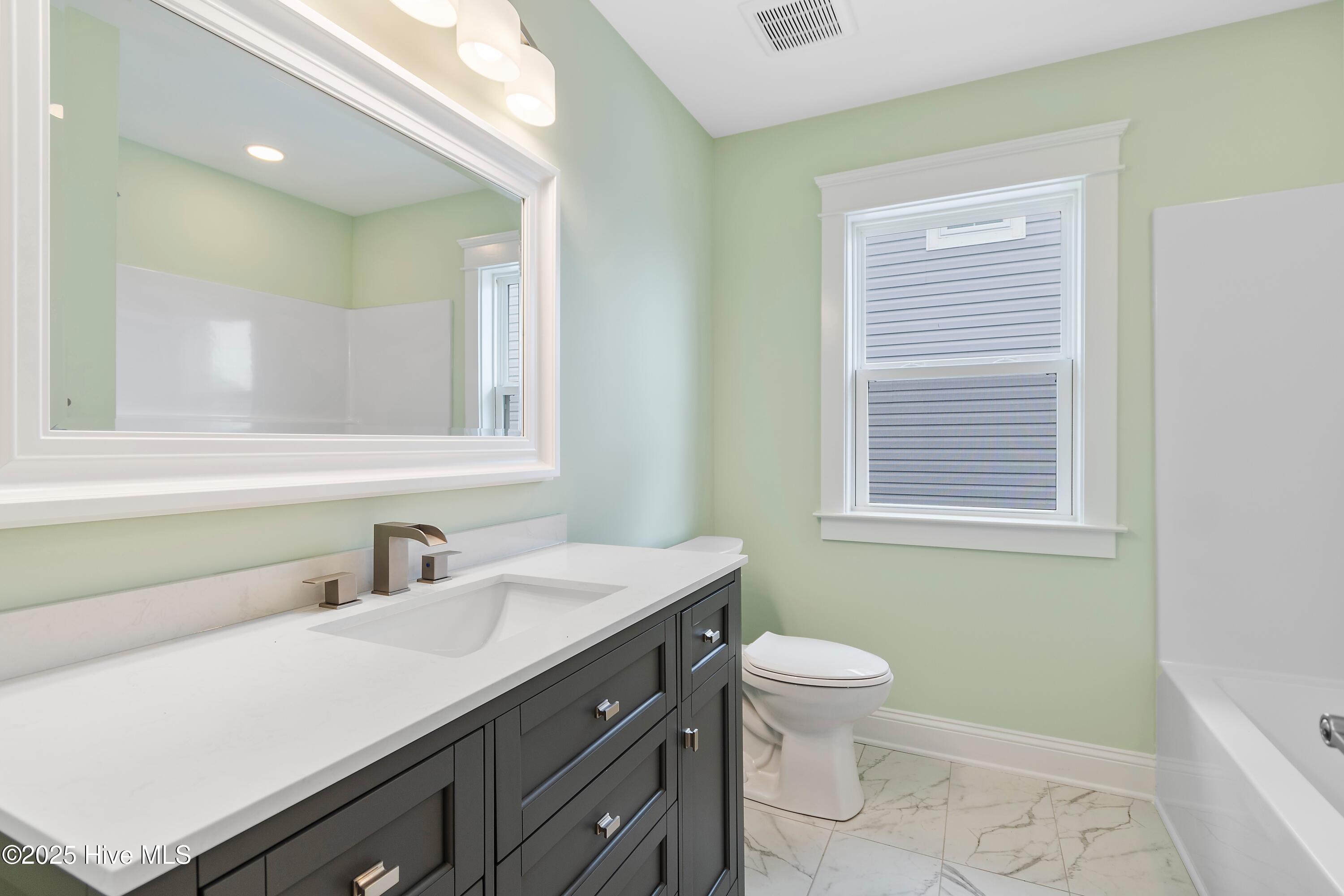 100549252 | Photo 54