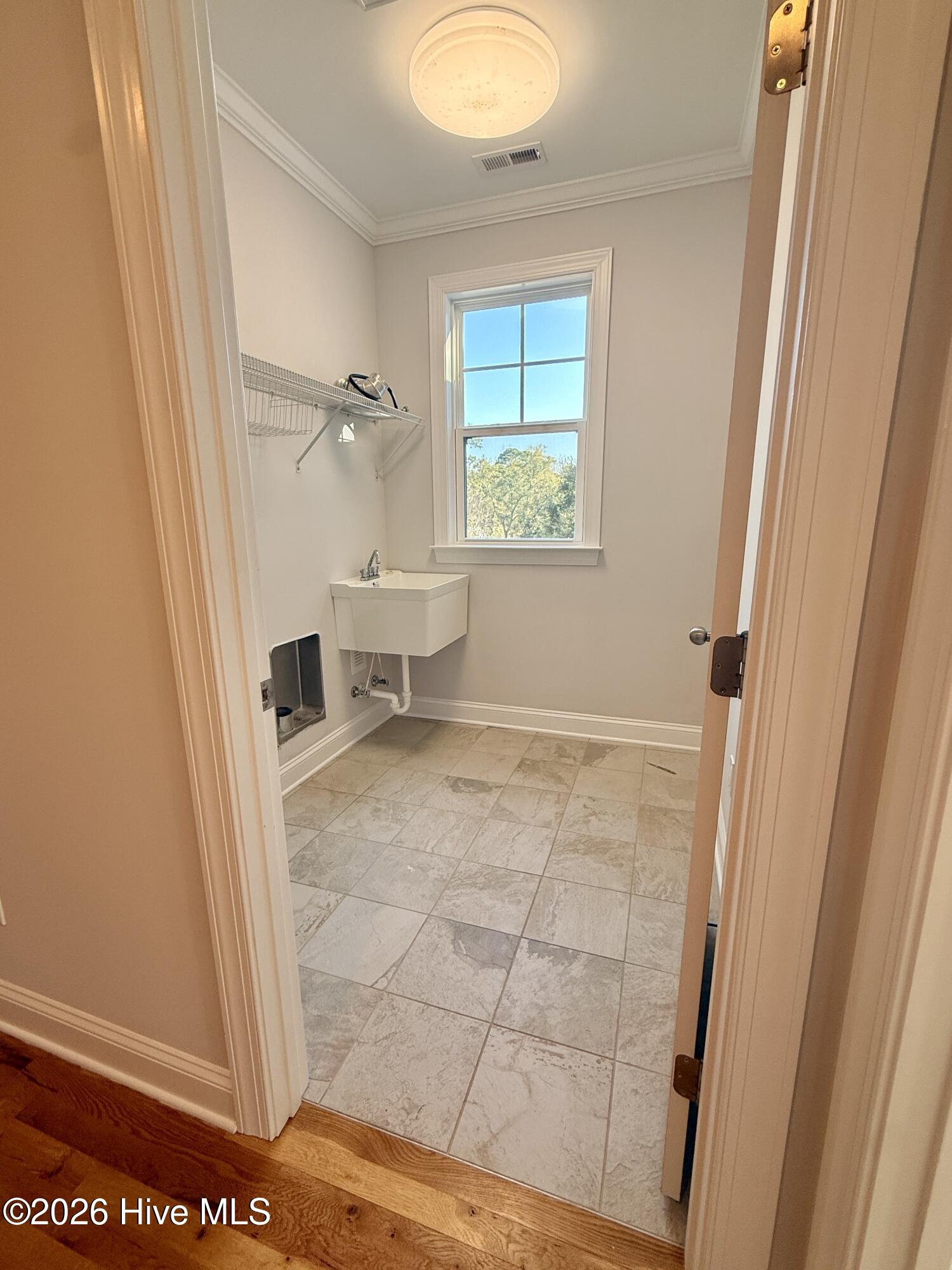 100564969 | Photo 25