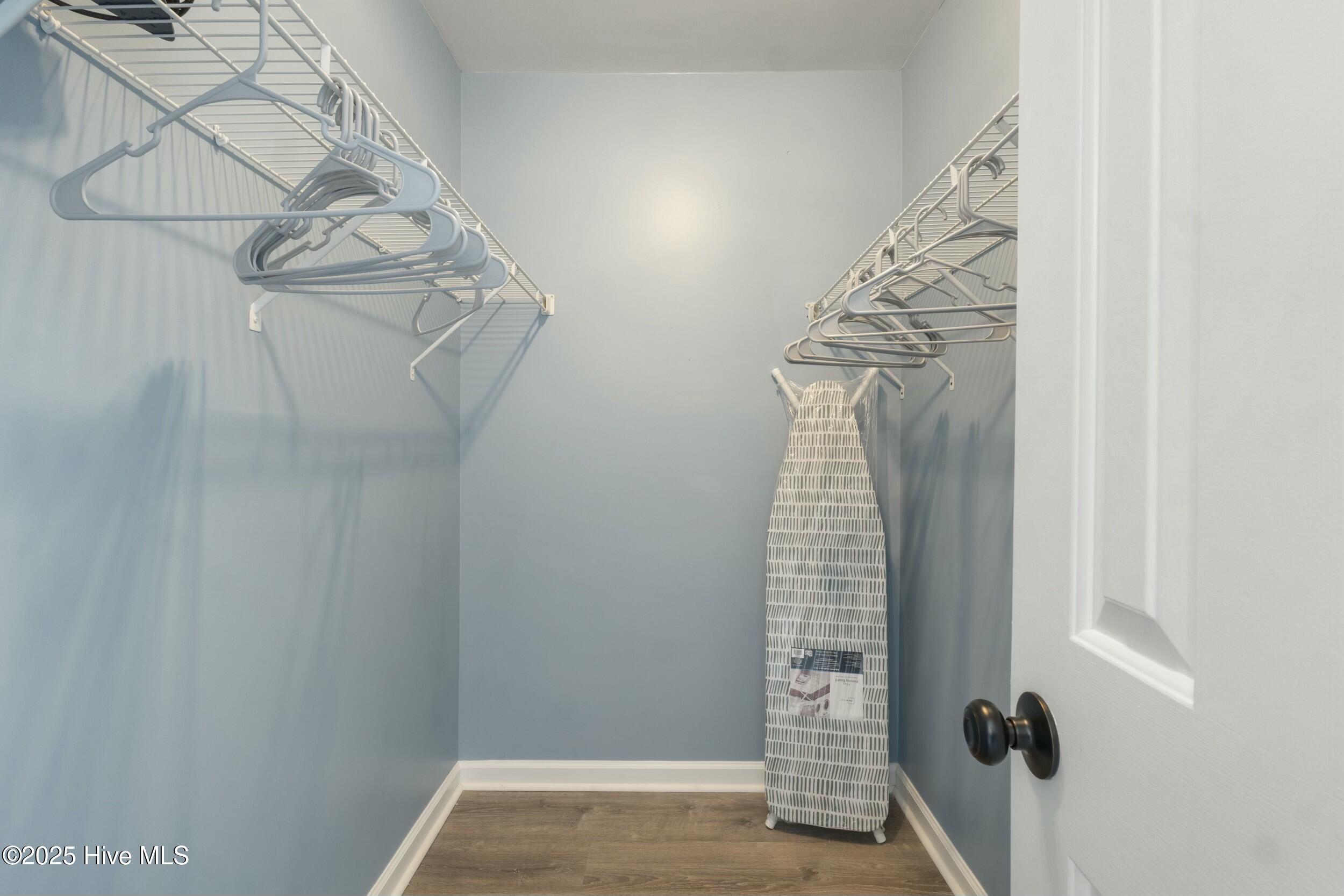 100552932 | Photo 25