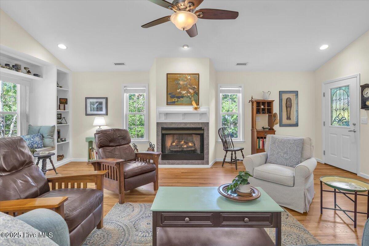 100536639 | Photo 11