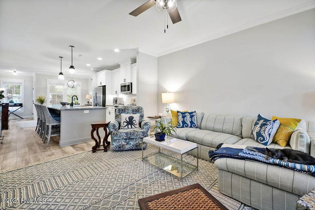 100514190 | Photo 22