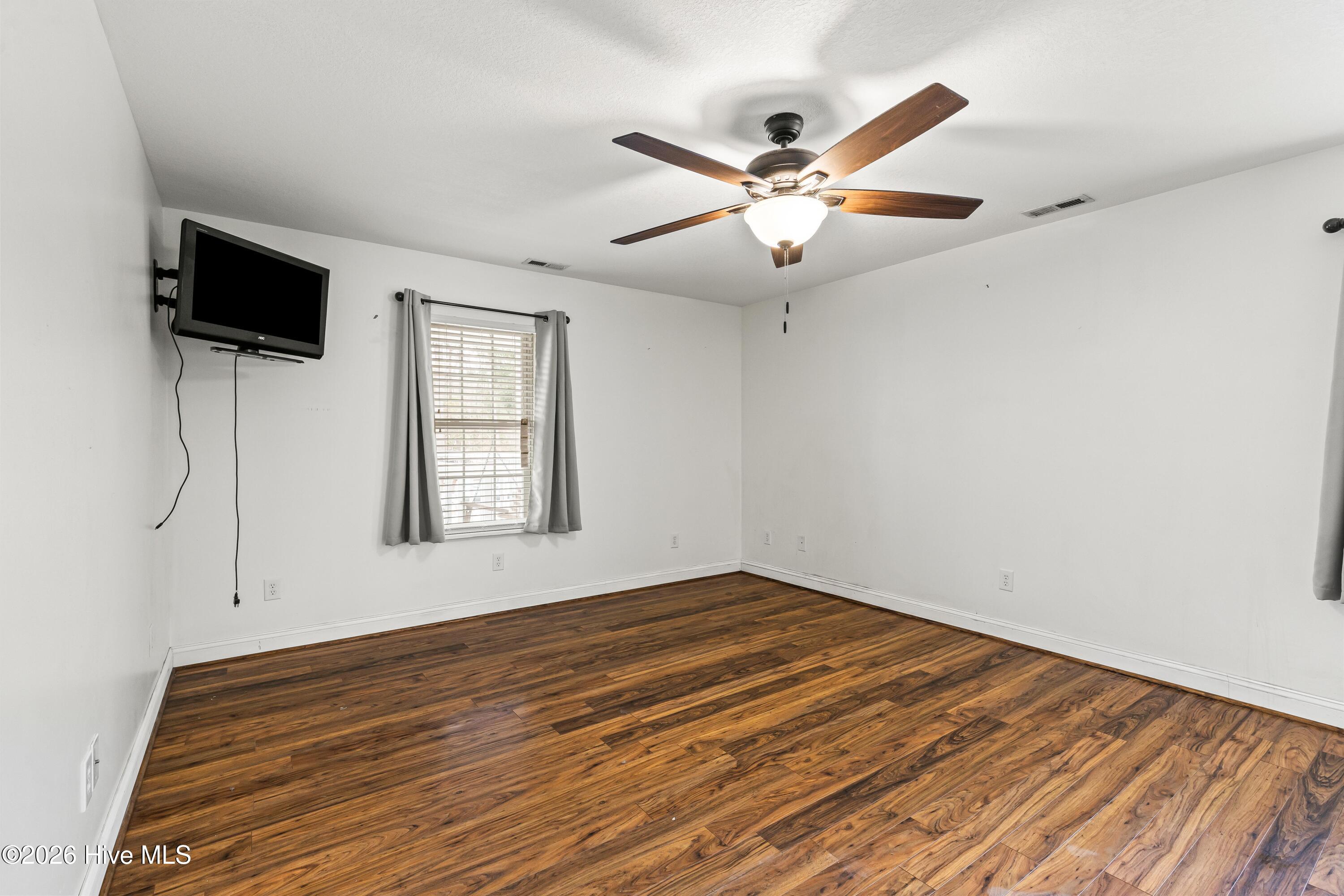 100559175 | Photo 22