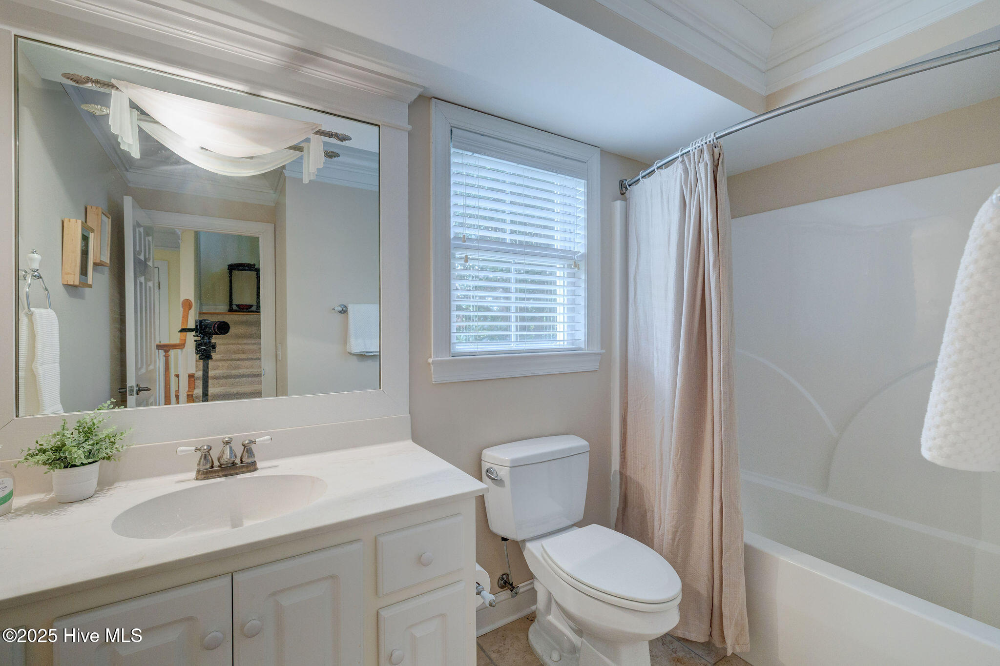 100530100 | Photo 28