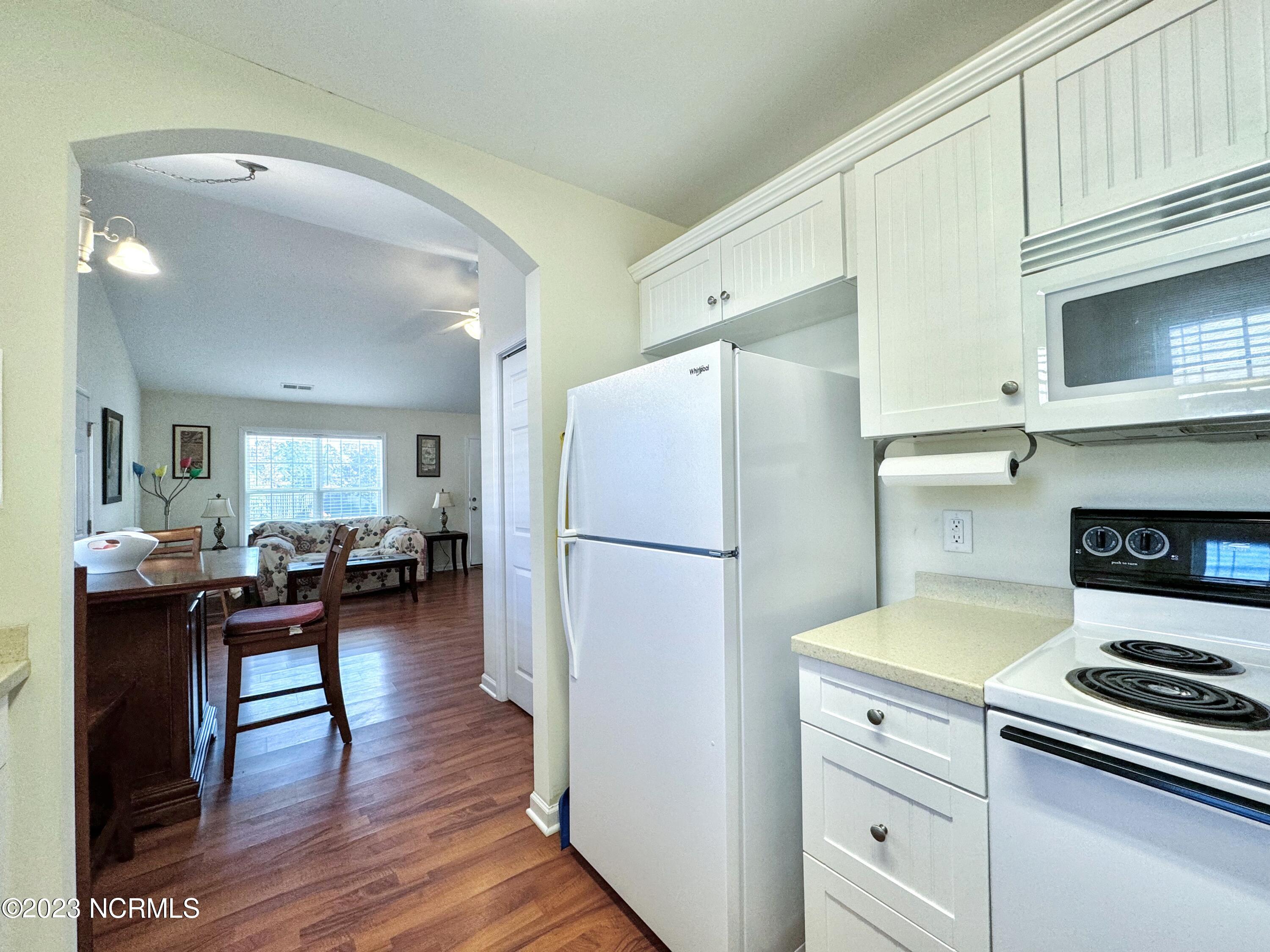 100546069 | Photo 24