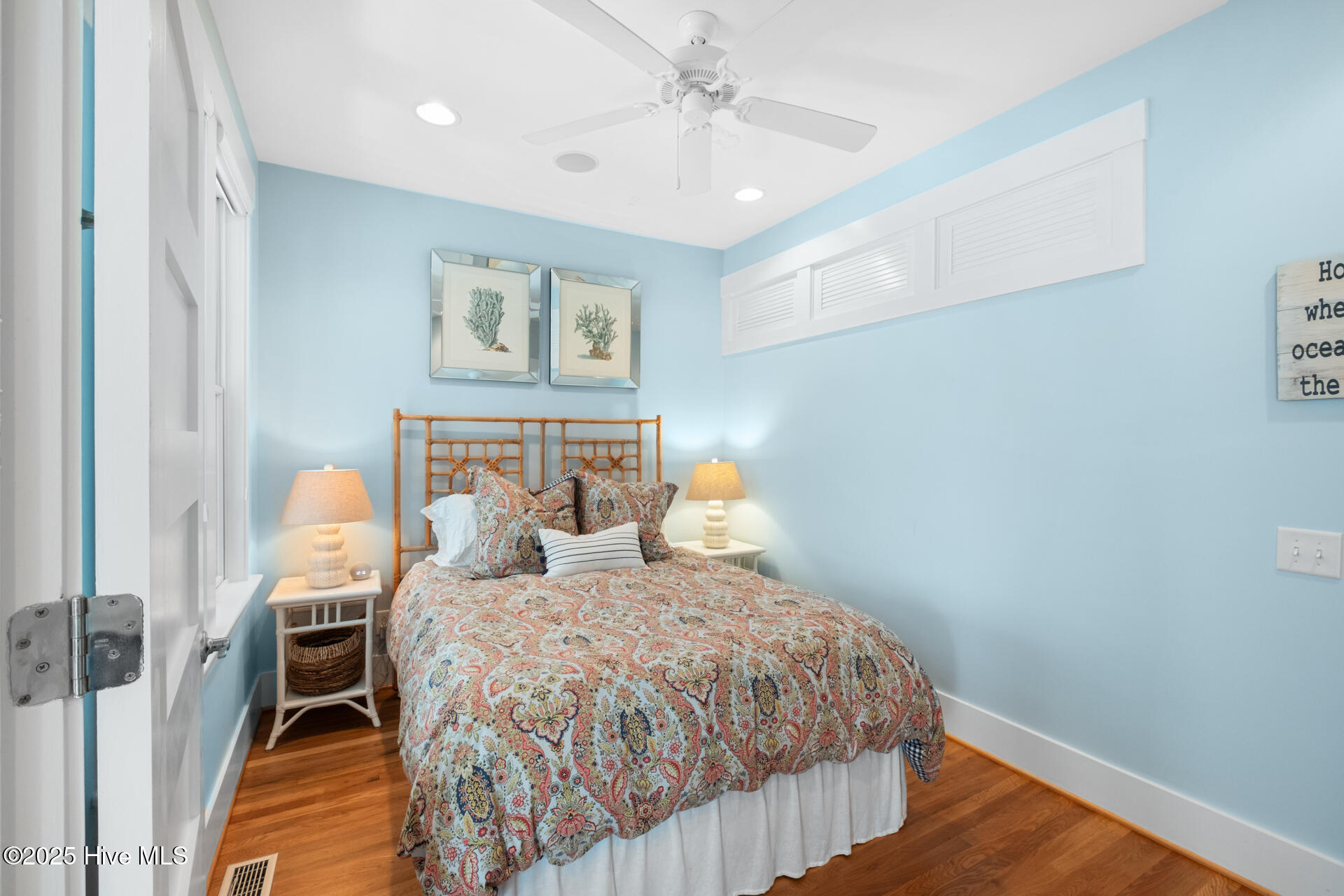 100540295 | Photo 42