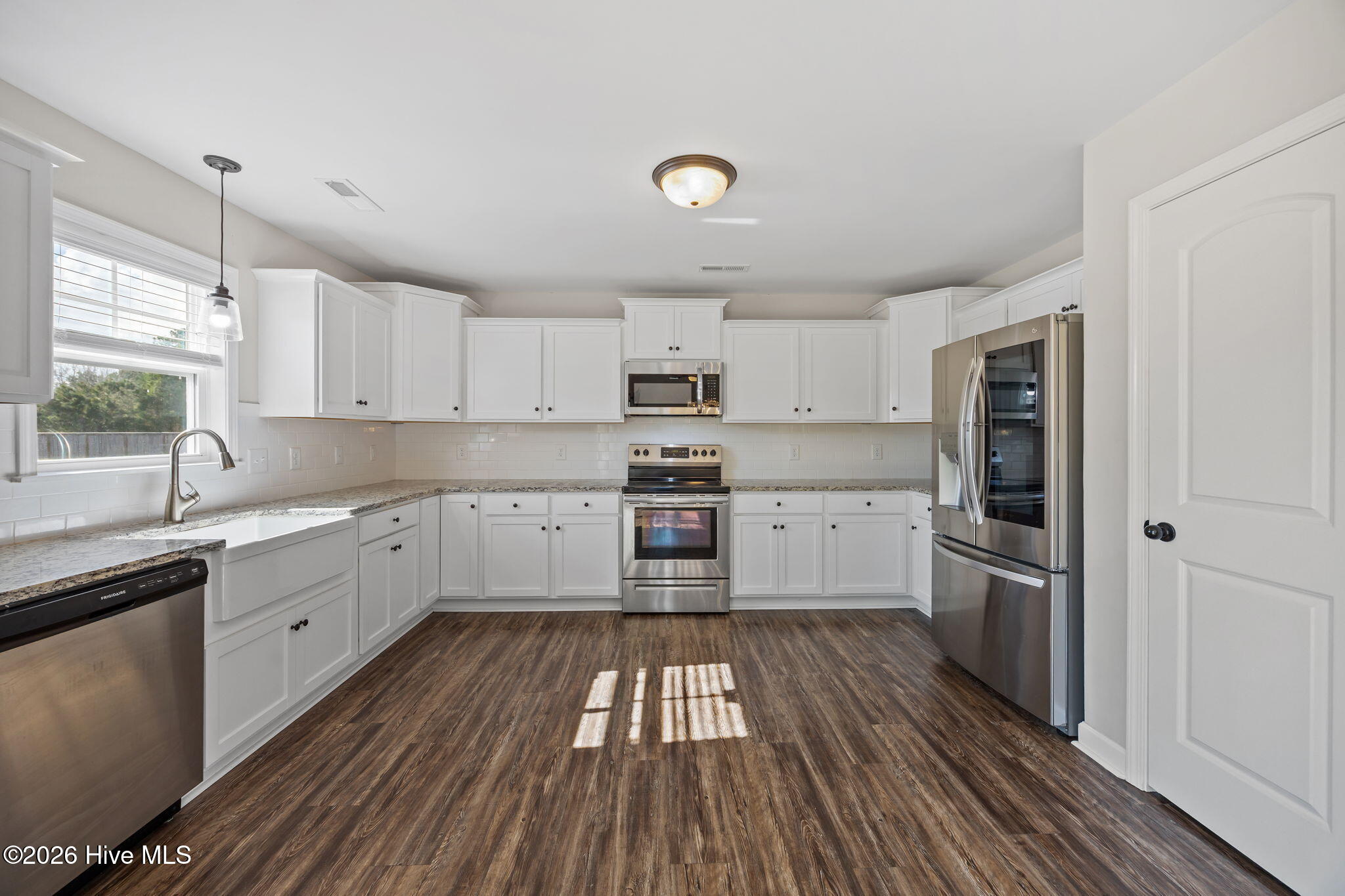 100559276 | Photo 10