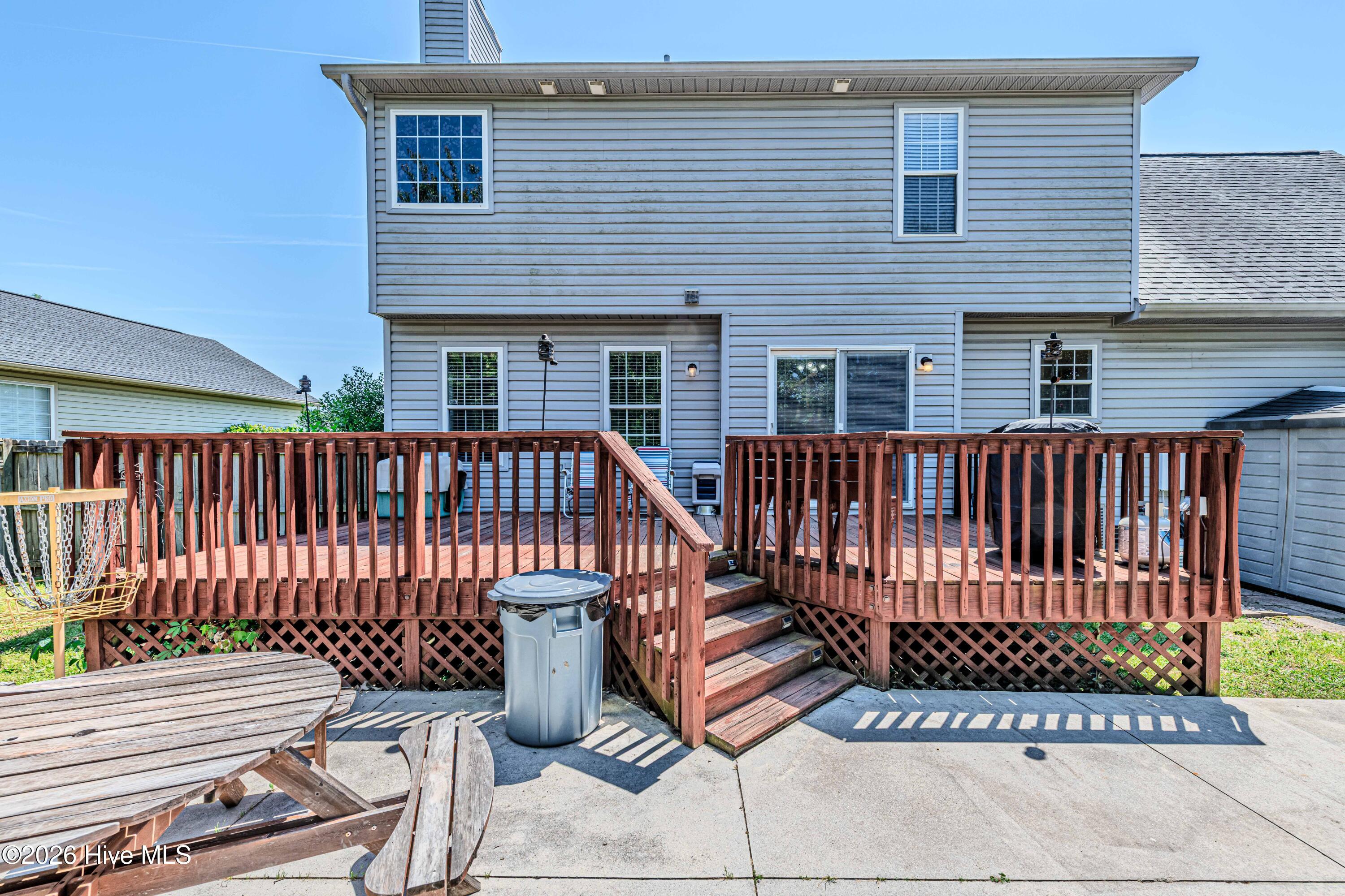 100569182 | Photo 58