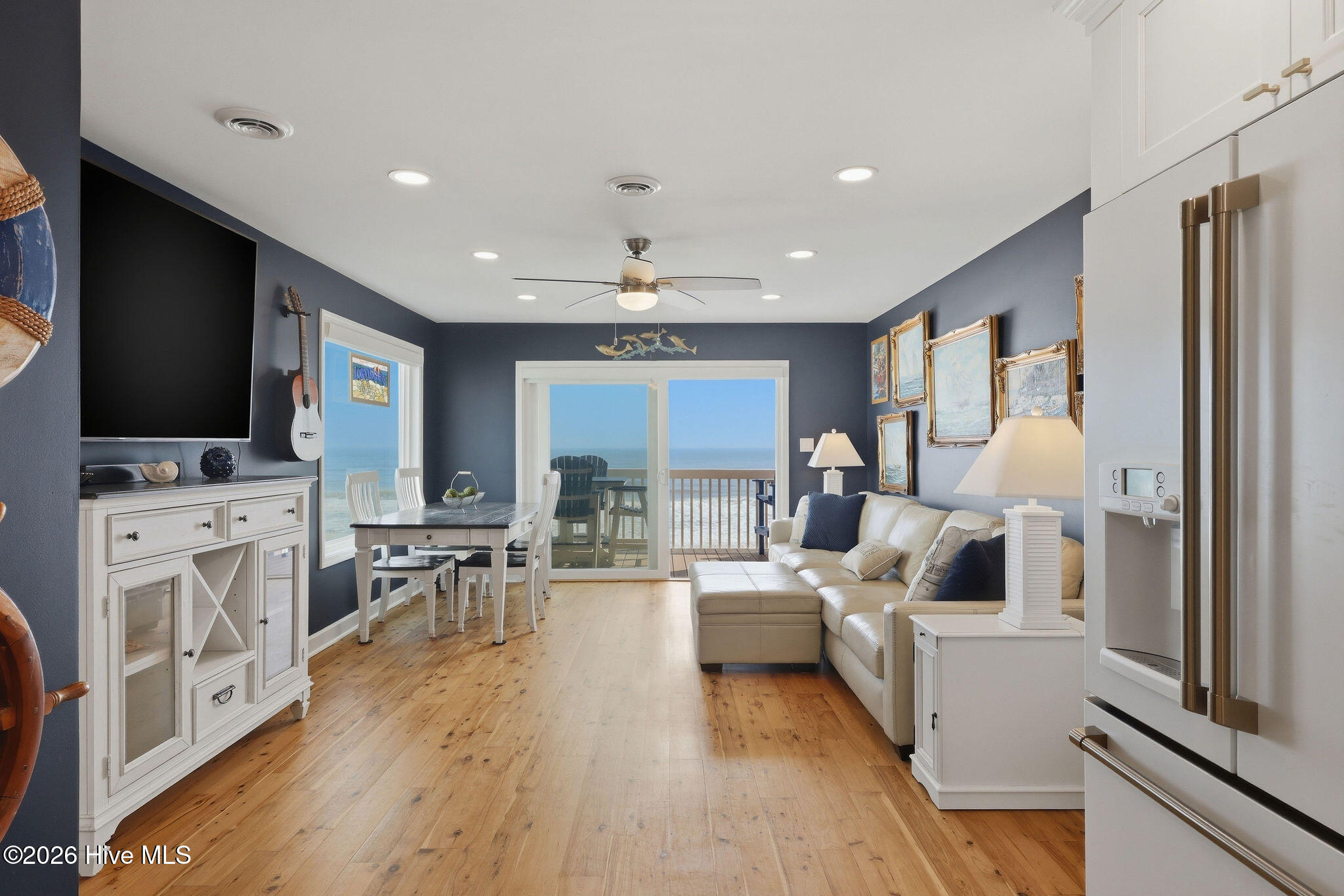 100559575 | Photo 12