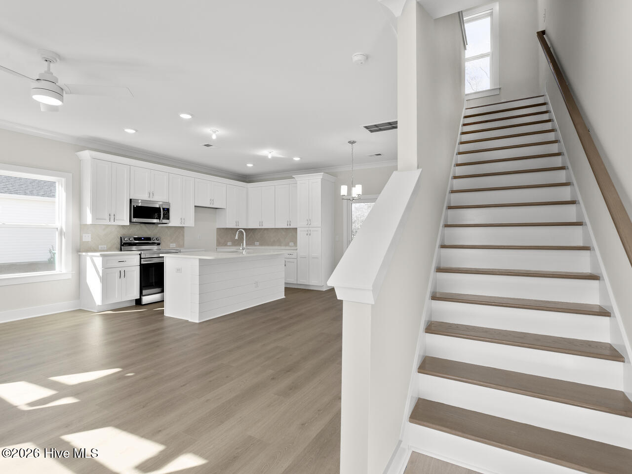 100532361 | Photo 27